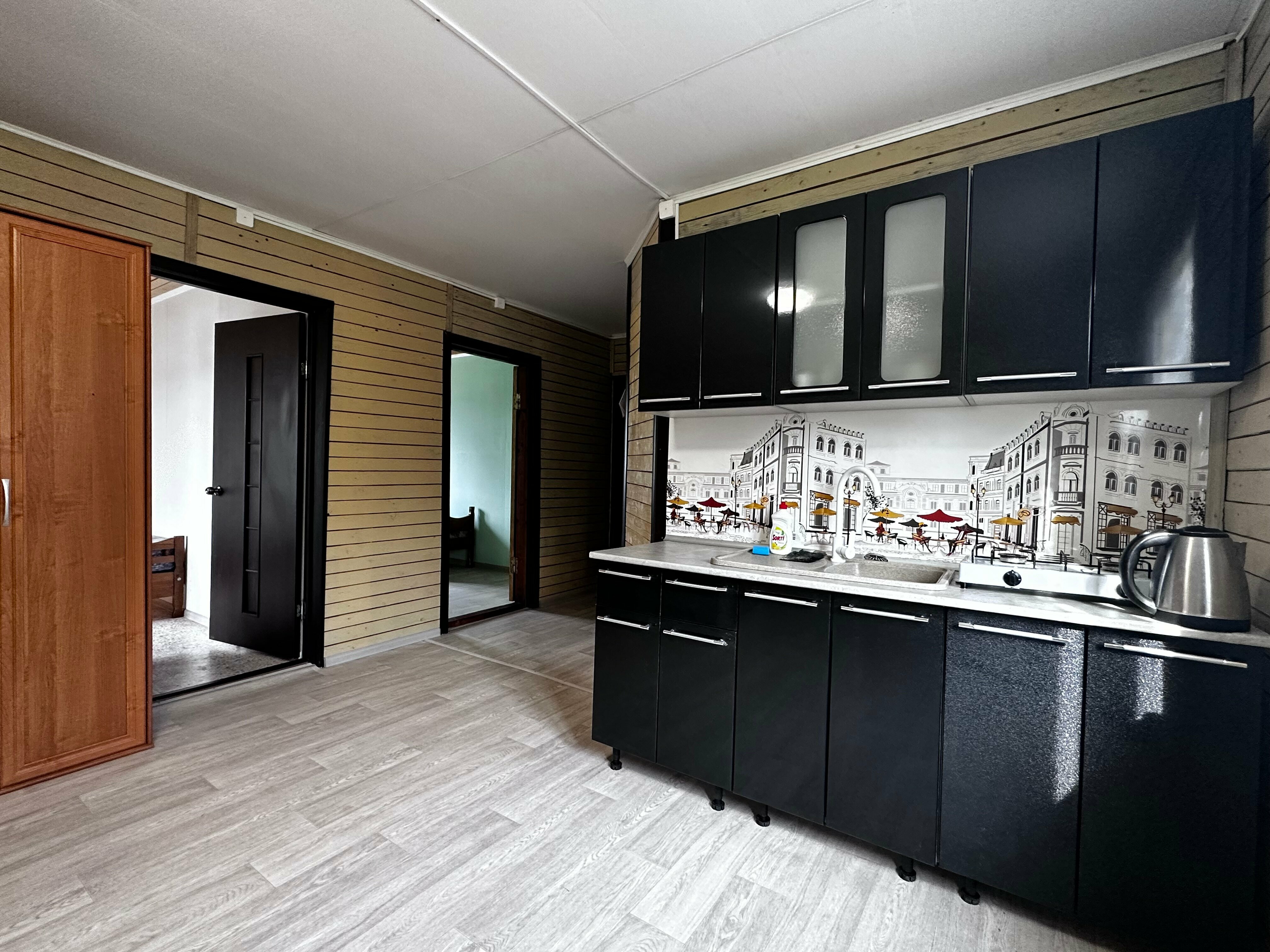 Трехместный номер «Комфорт» с душем