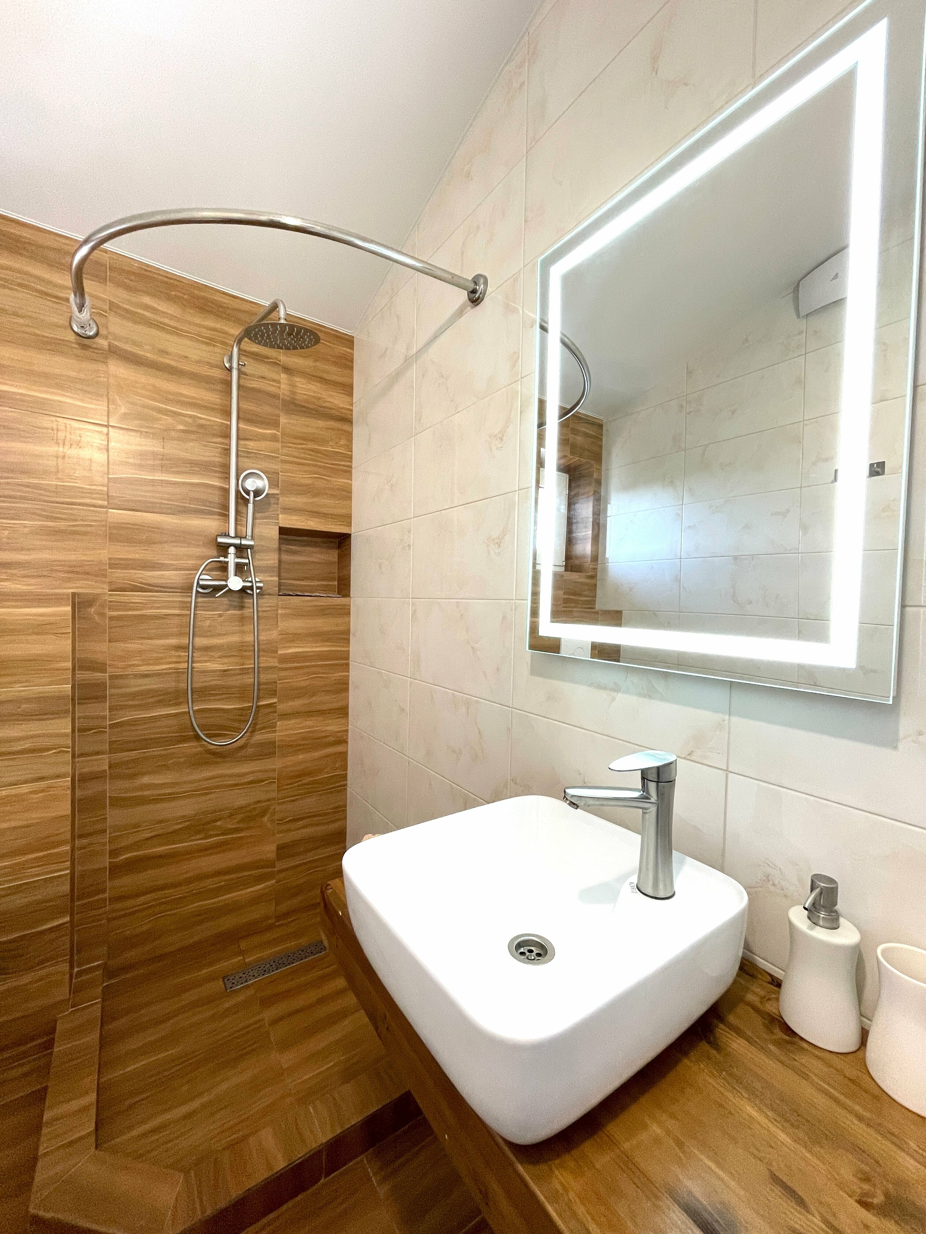 Трехместный номер с балконом