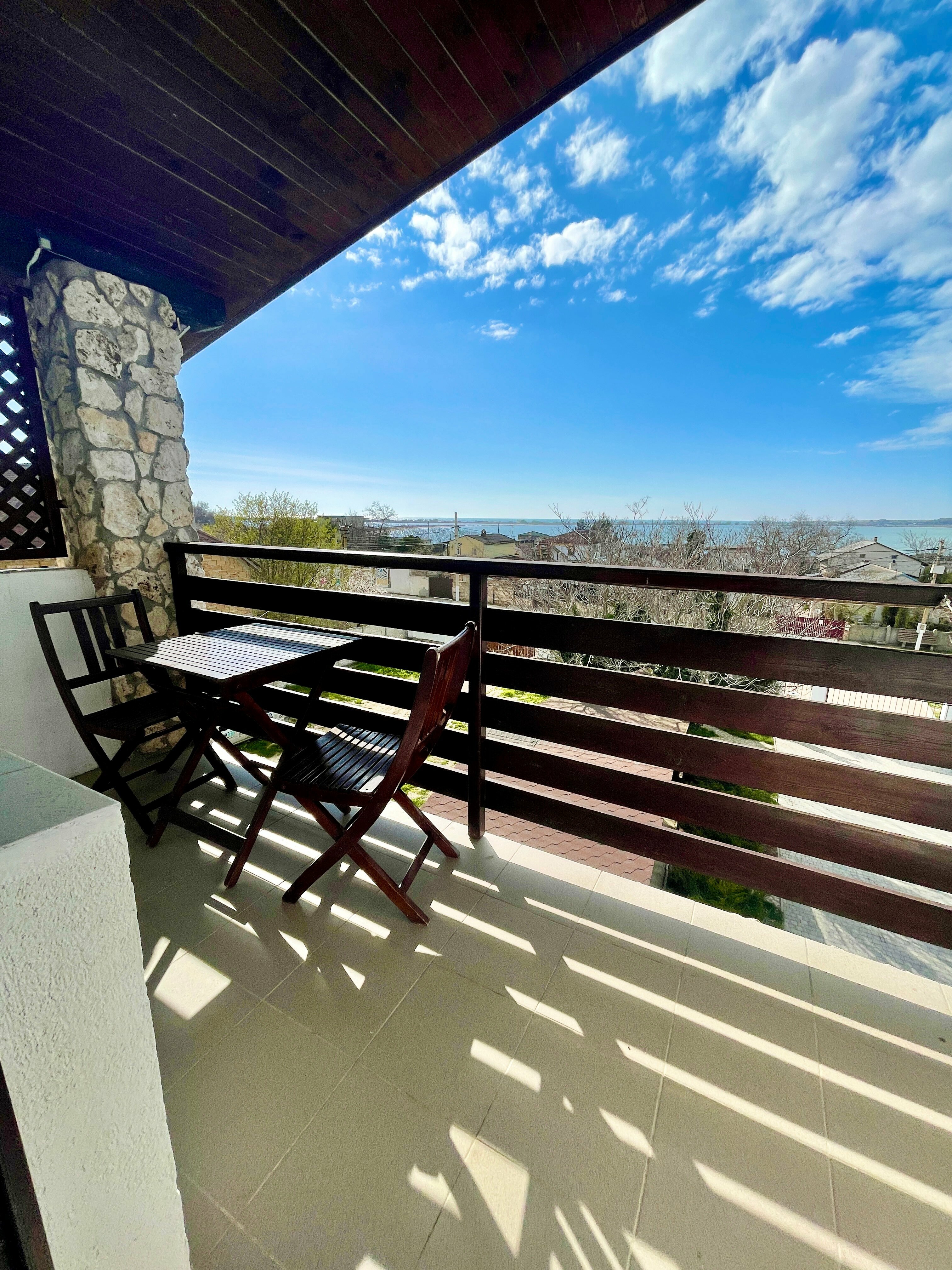 Трехместный номер с балконом