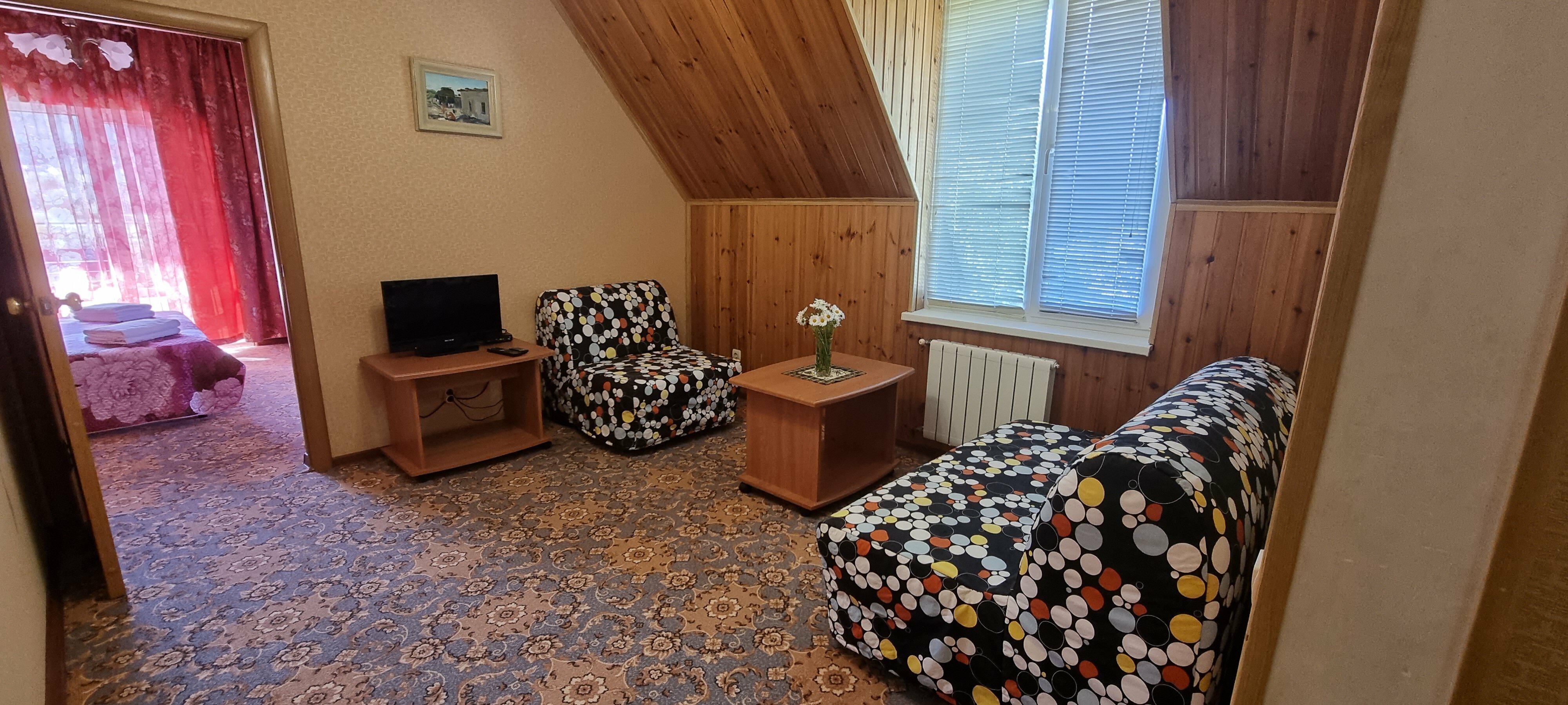 Семейный номер с террасой