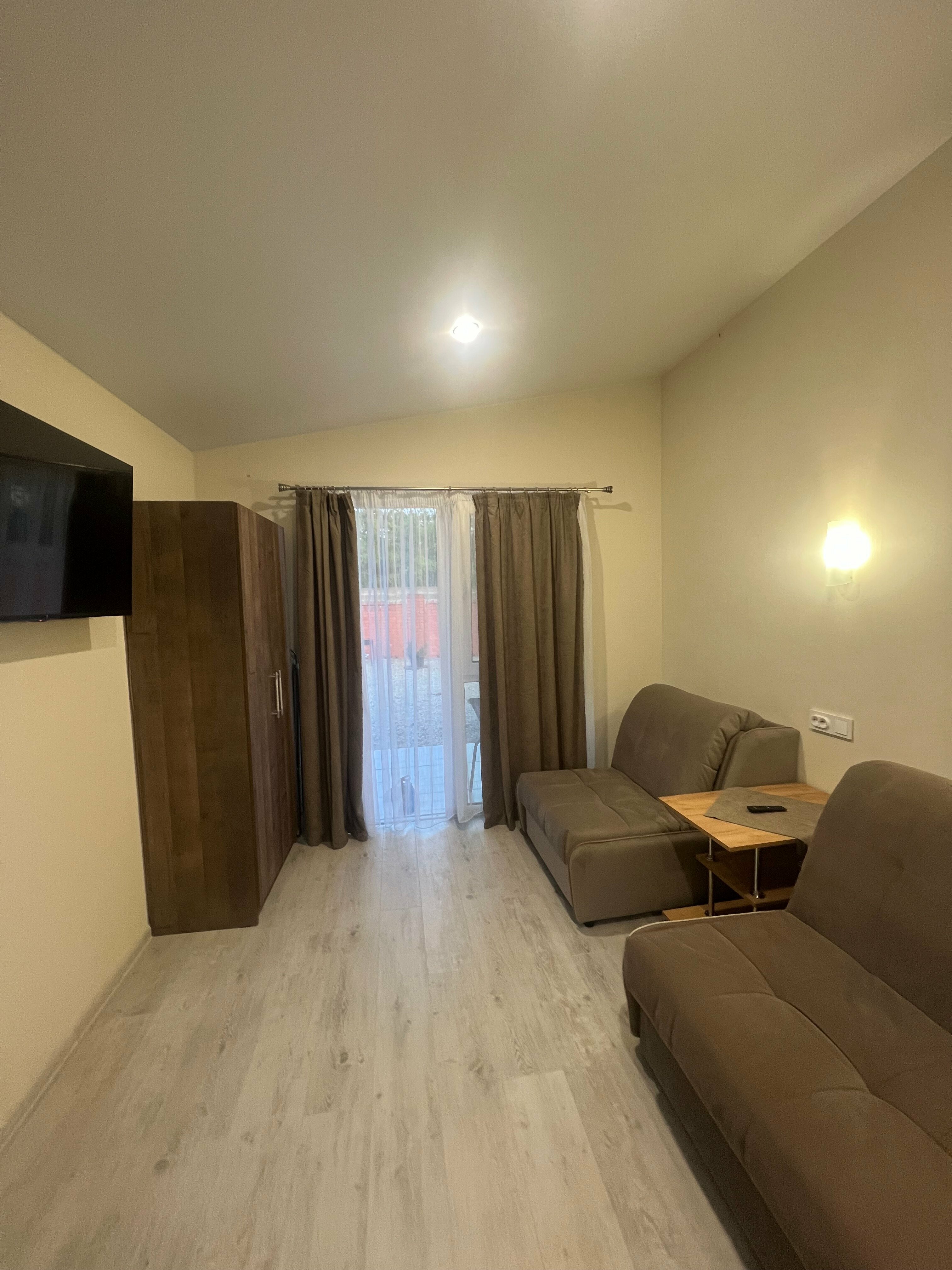 Домики с бассейном