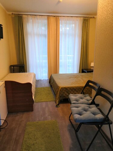 Трехместный номер в Золотой Орел