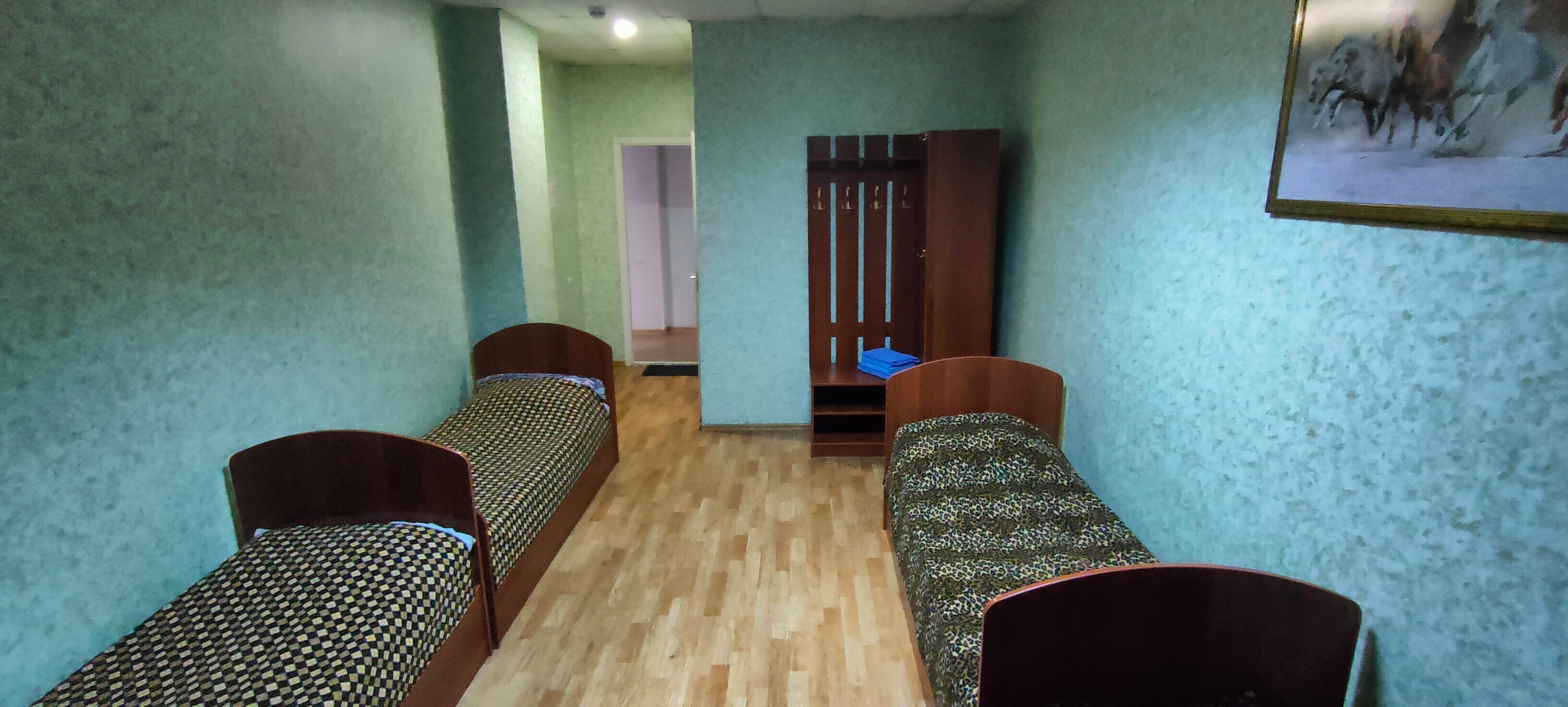 Четырехместный номер с ванной комнатой