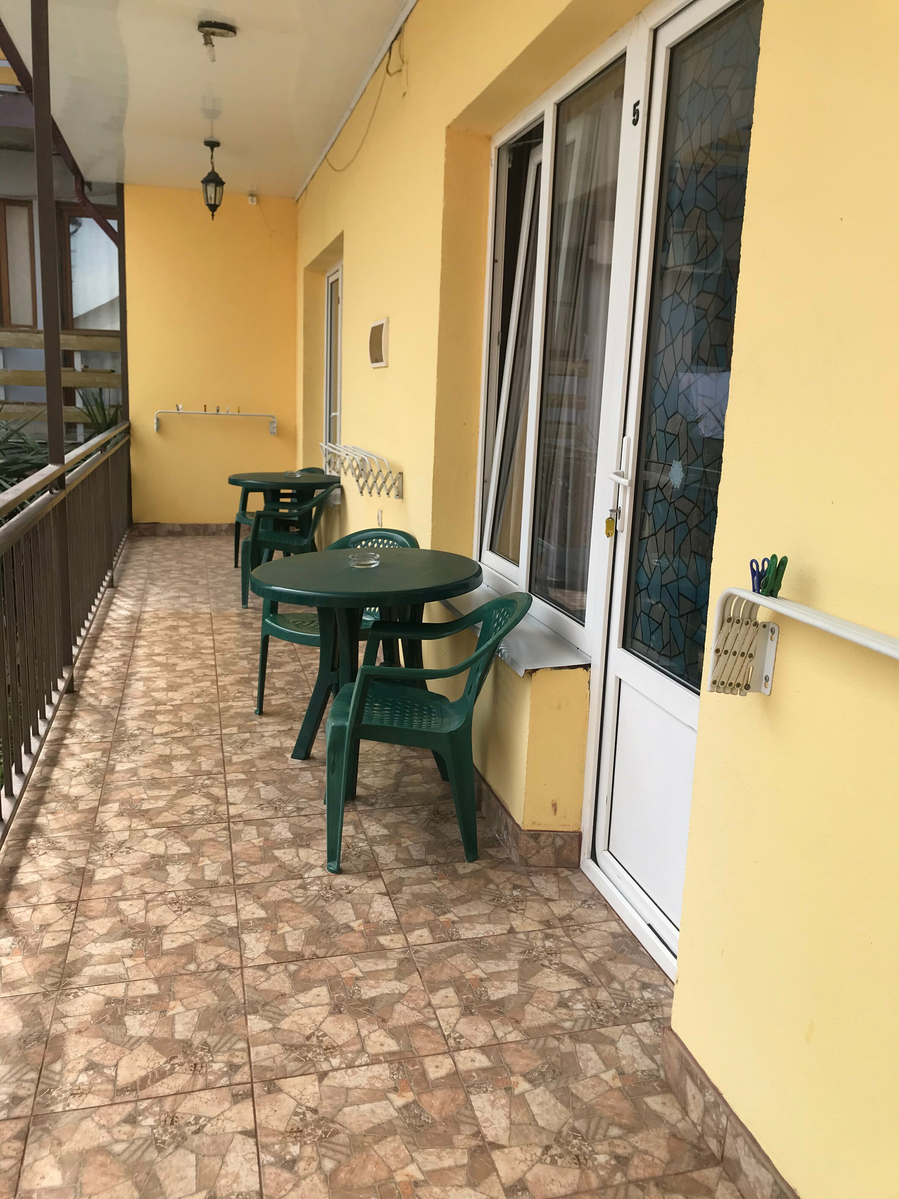 Трехместный номер с балконом