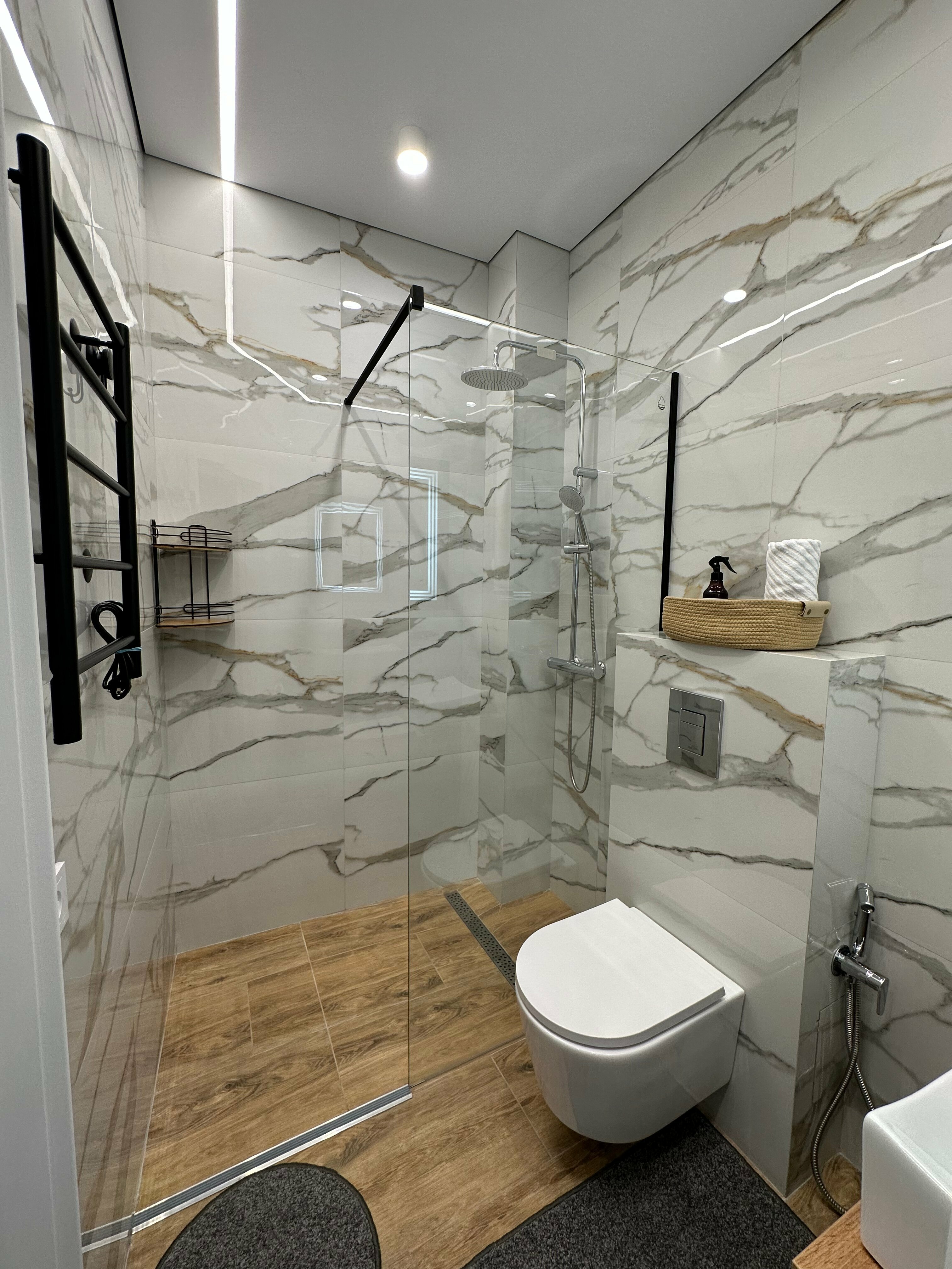 Трехместный номер «Комфорт» с душем