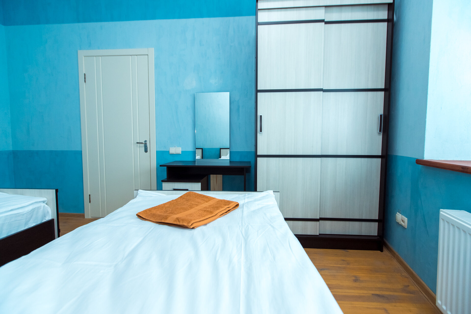 Двухместный номер эконом-класса с 2 отдельными кроватями