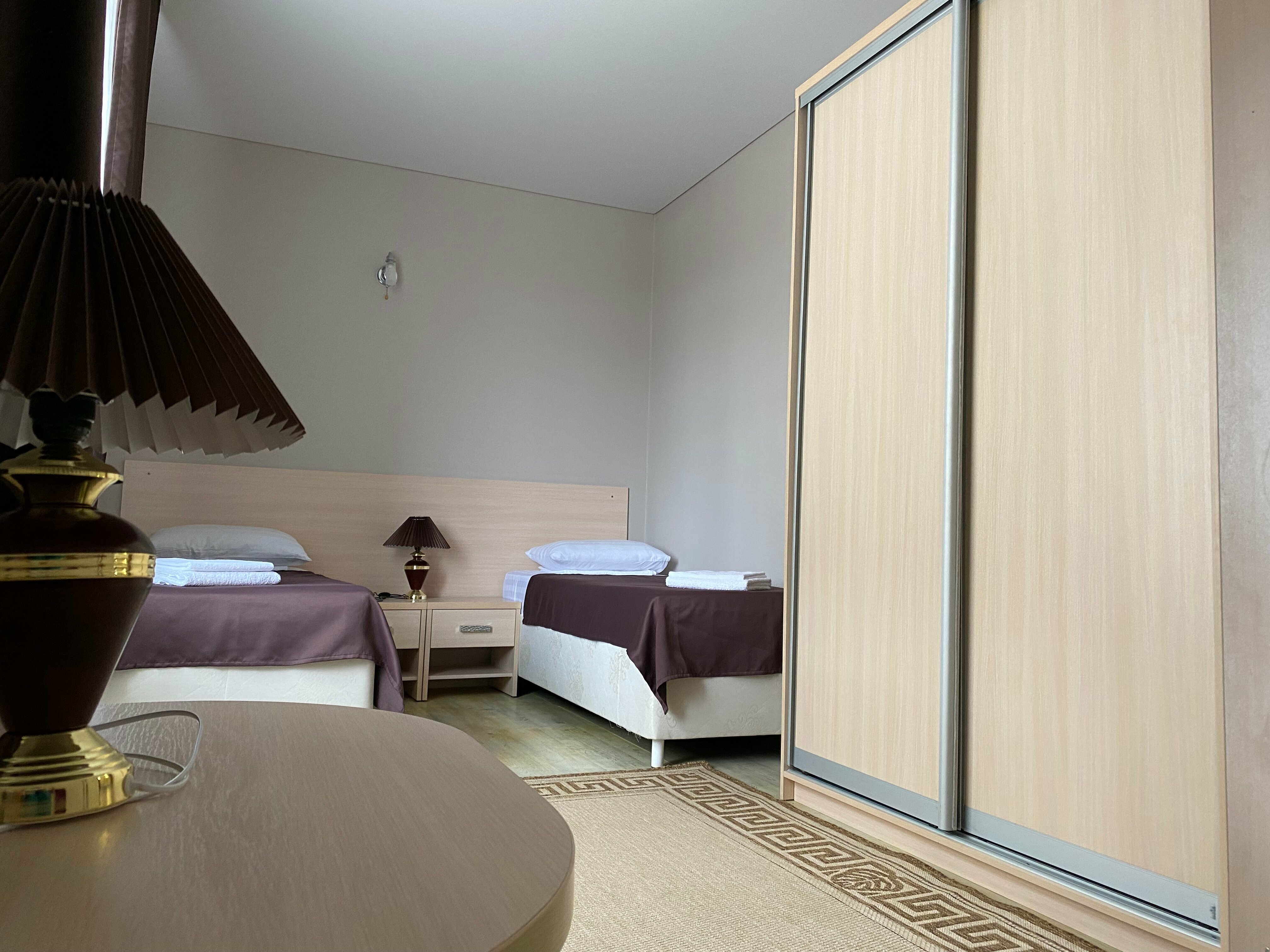 Двухкомнатный семейный номер с балконом.