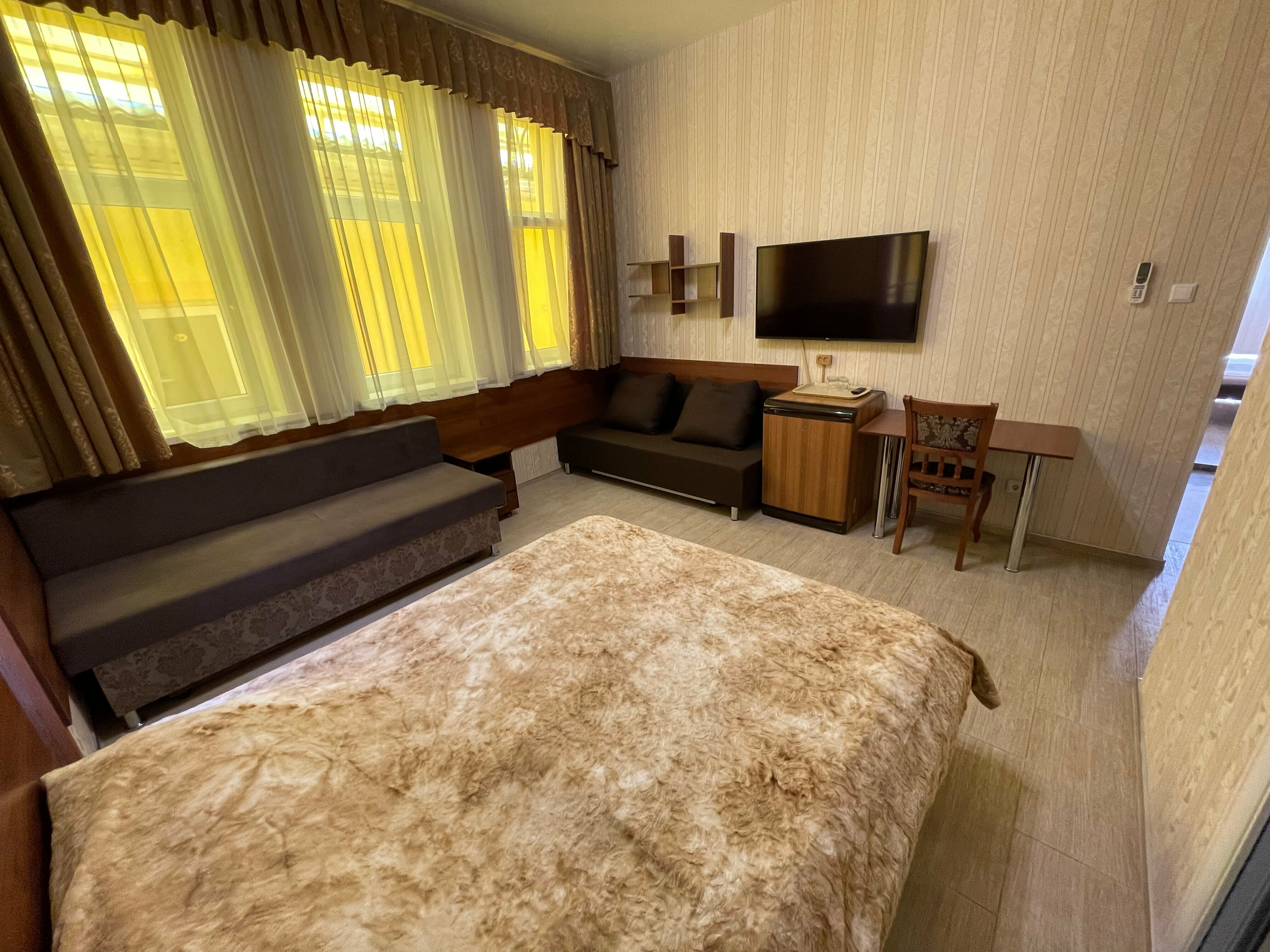 Четырехместный номер с балконом