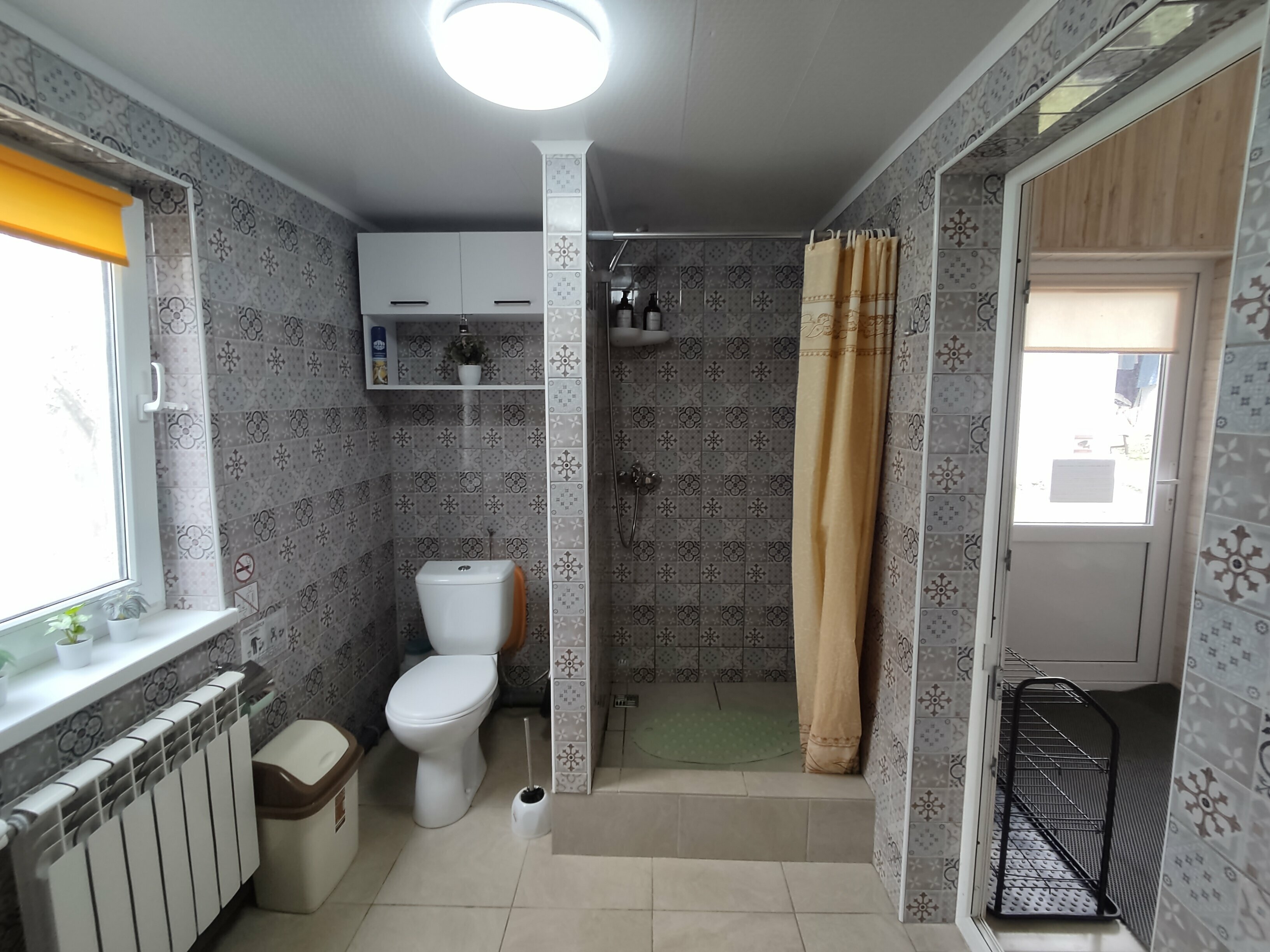 Дом у горной реки