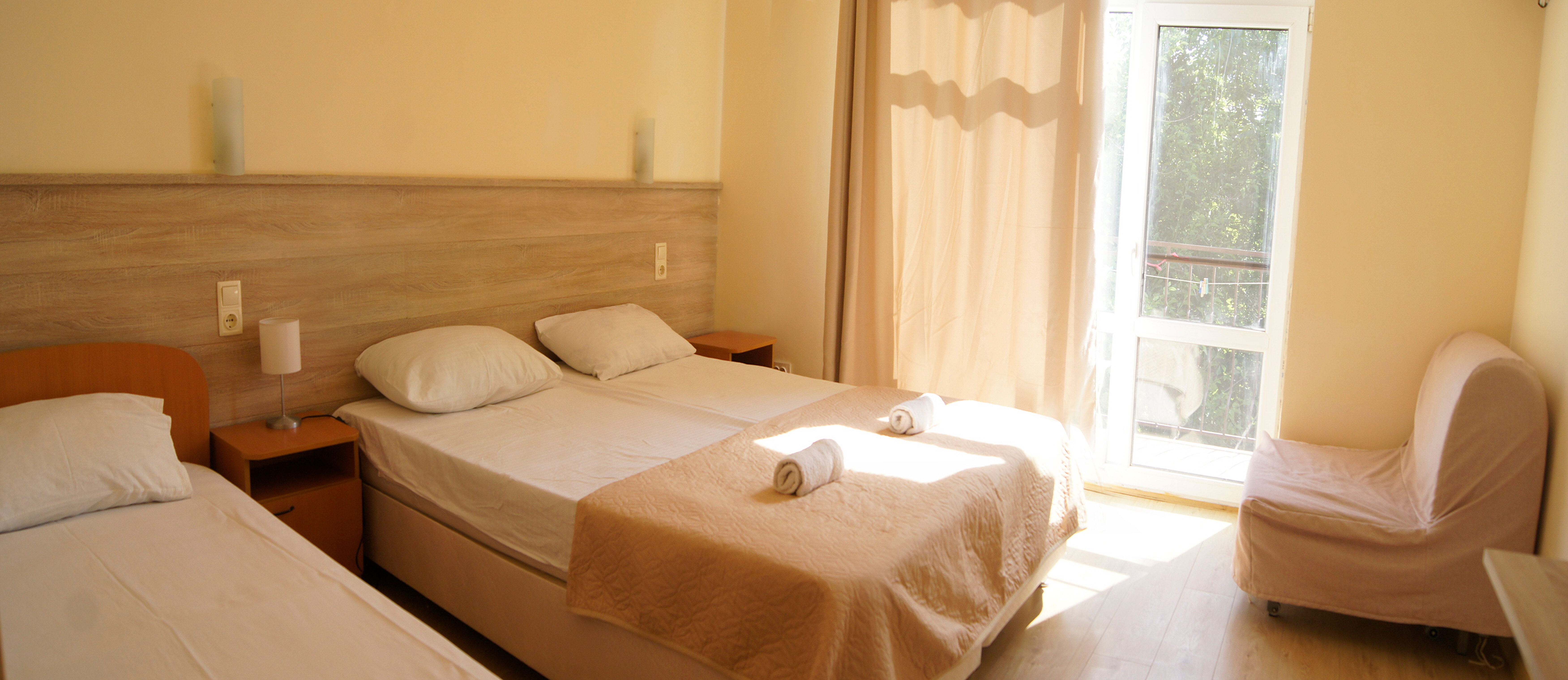 Четырехместный номер с балконом