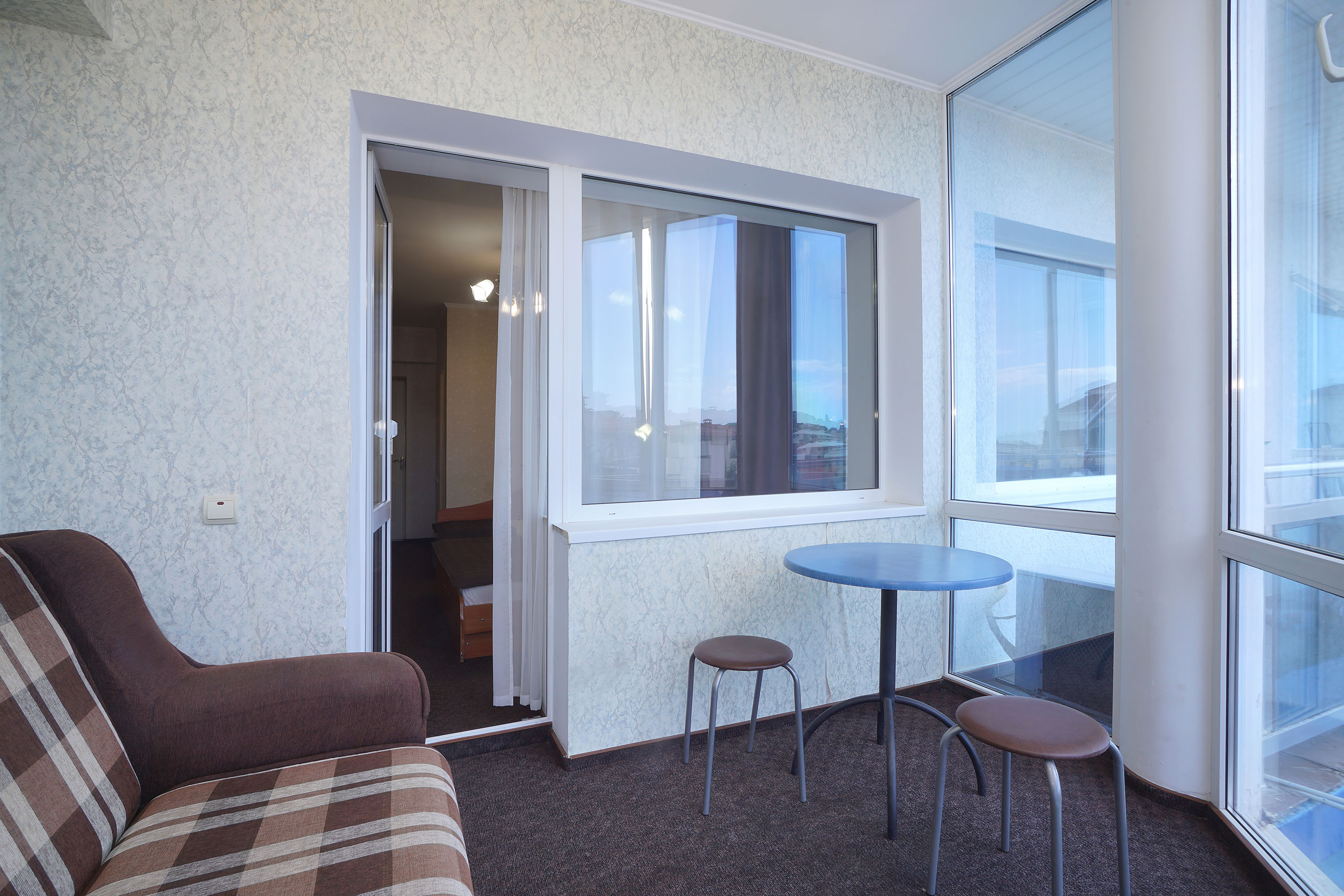 Cемейный номер с собственной ванной комнатой