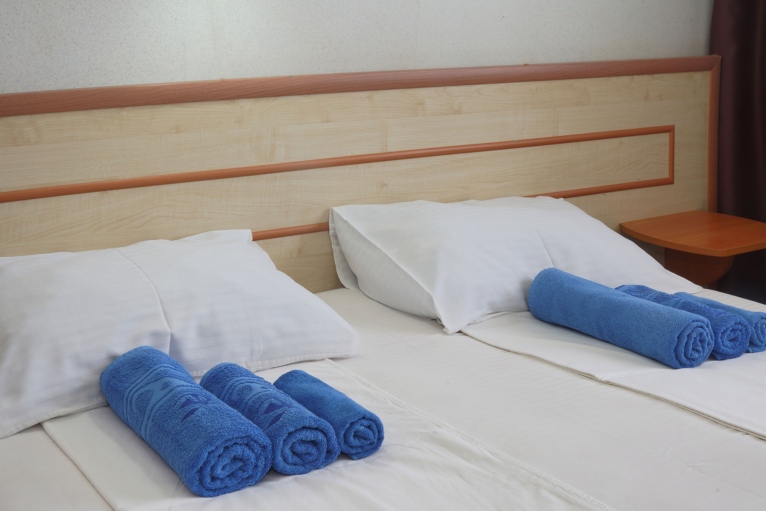 Трехместный номер с балконом