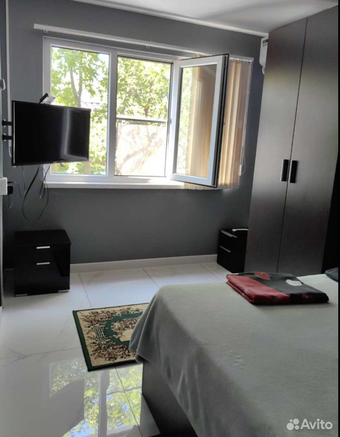 Трехместный номер с общим душем и туалетом