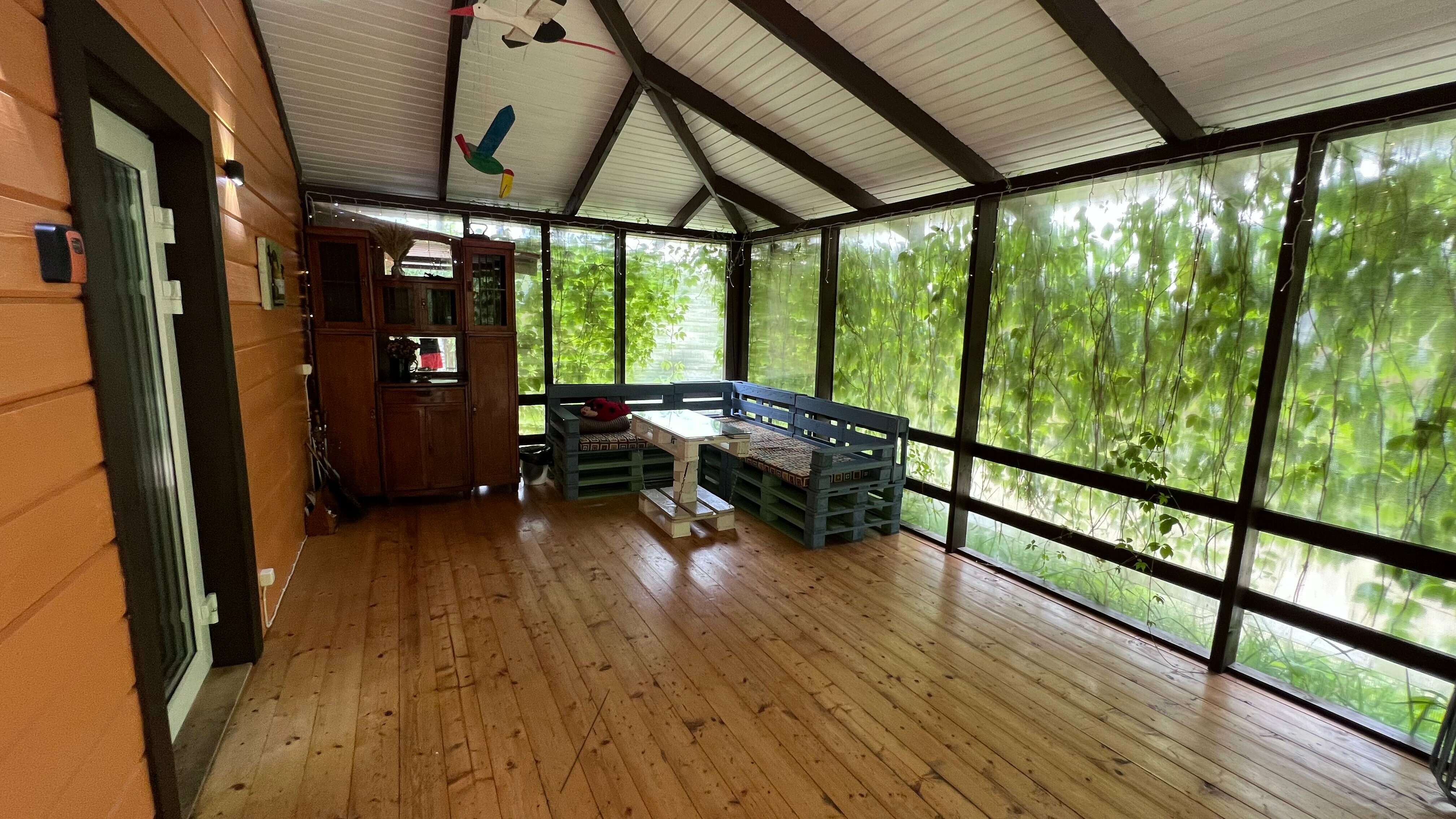 Дом с видом на лес