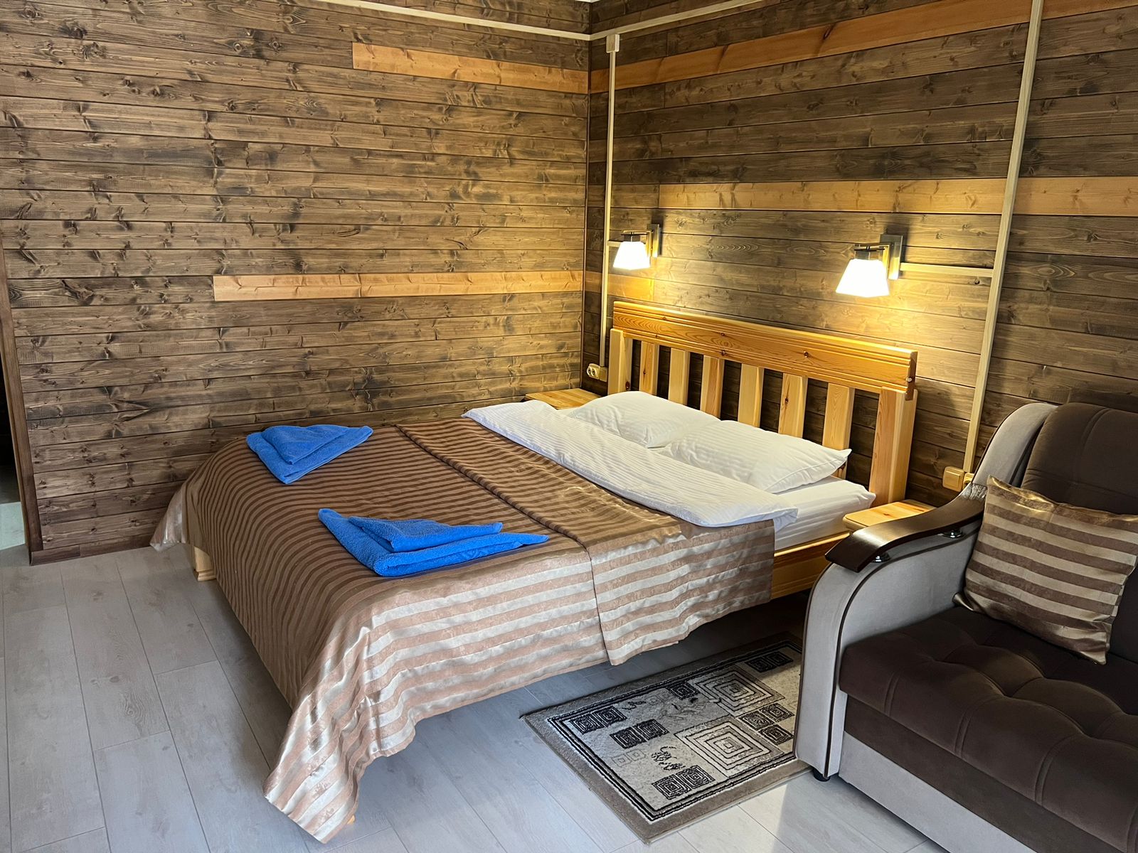 Трехместный номер с видом на горы