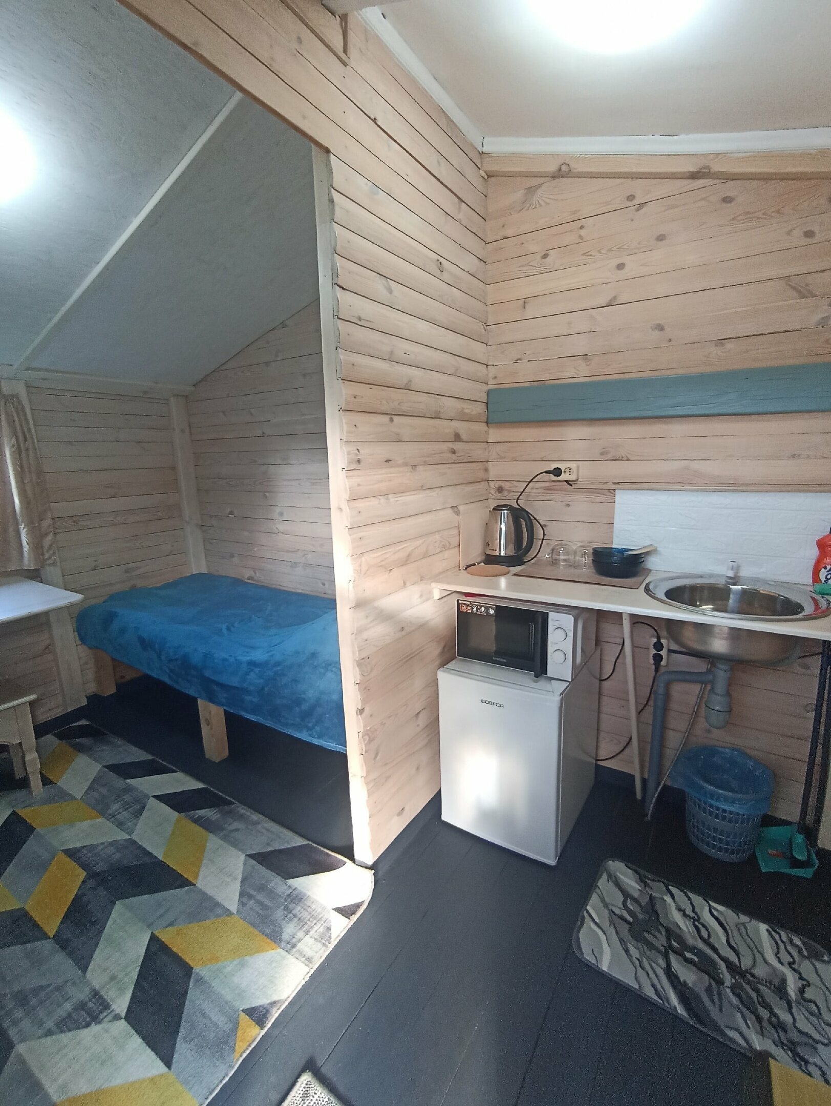 Трехместный номер с видом на горы