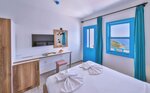 Двухместный номер с 1 двуспальной кроватью, балкон, вид на море в Arpia Hotel