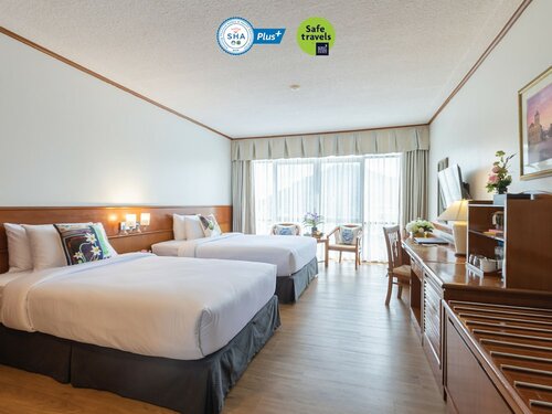 Номер «Премьер» в Royal Phuket City Hotel