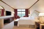 Президентский люкс, 2 спальни, балкон, вид на море в Sheraton Grand Doha Resort & Convention Hotel