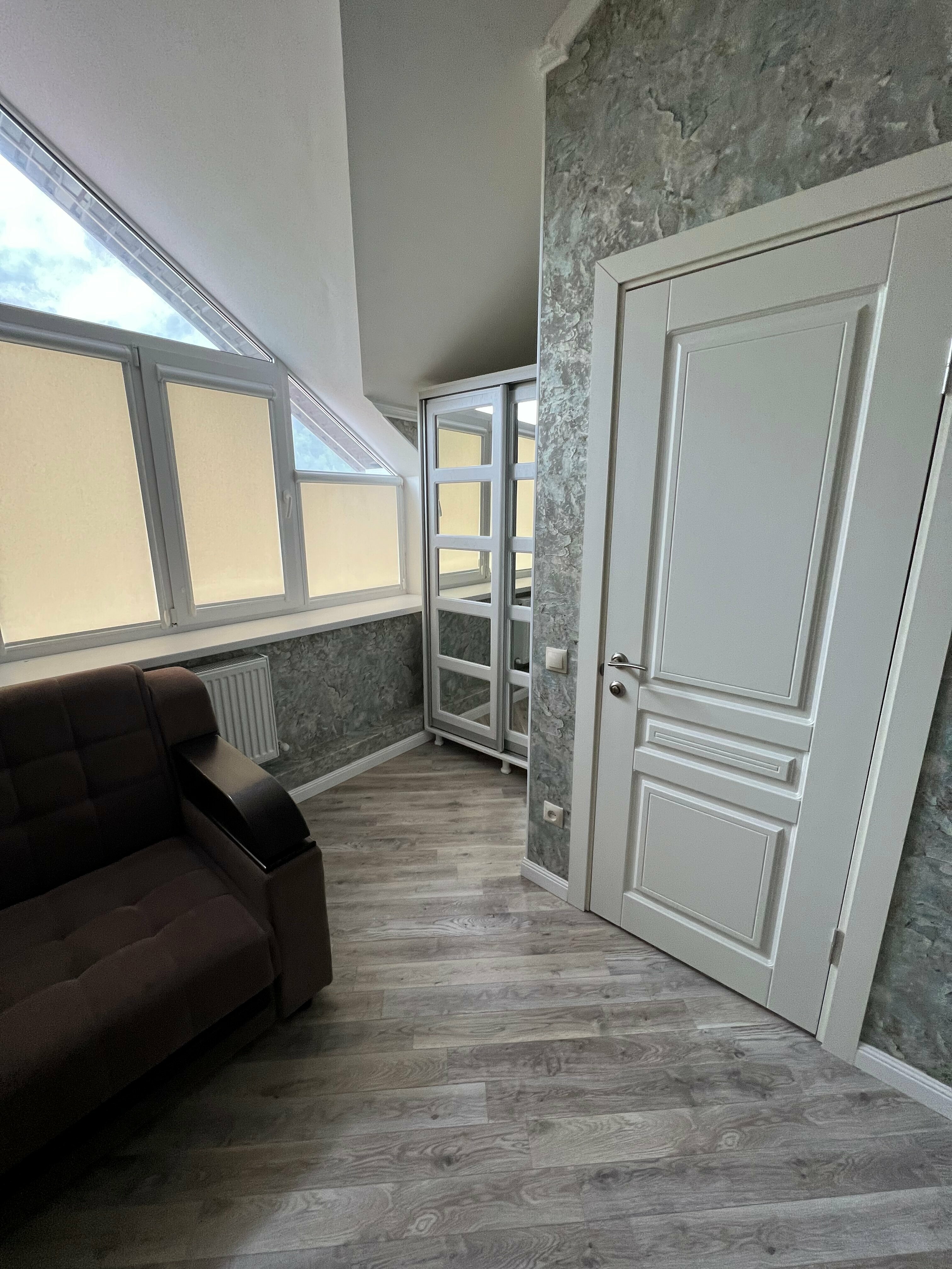 Трехместный номер «Комфорт» с душем