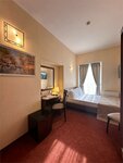 НЕБОЛЬШОЙ СТАНДАРТ с двуспальной кроватью, панорамным видом на Невский проспект/тихий дворик/уютными мансардными окнами в Соната