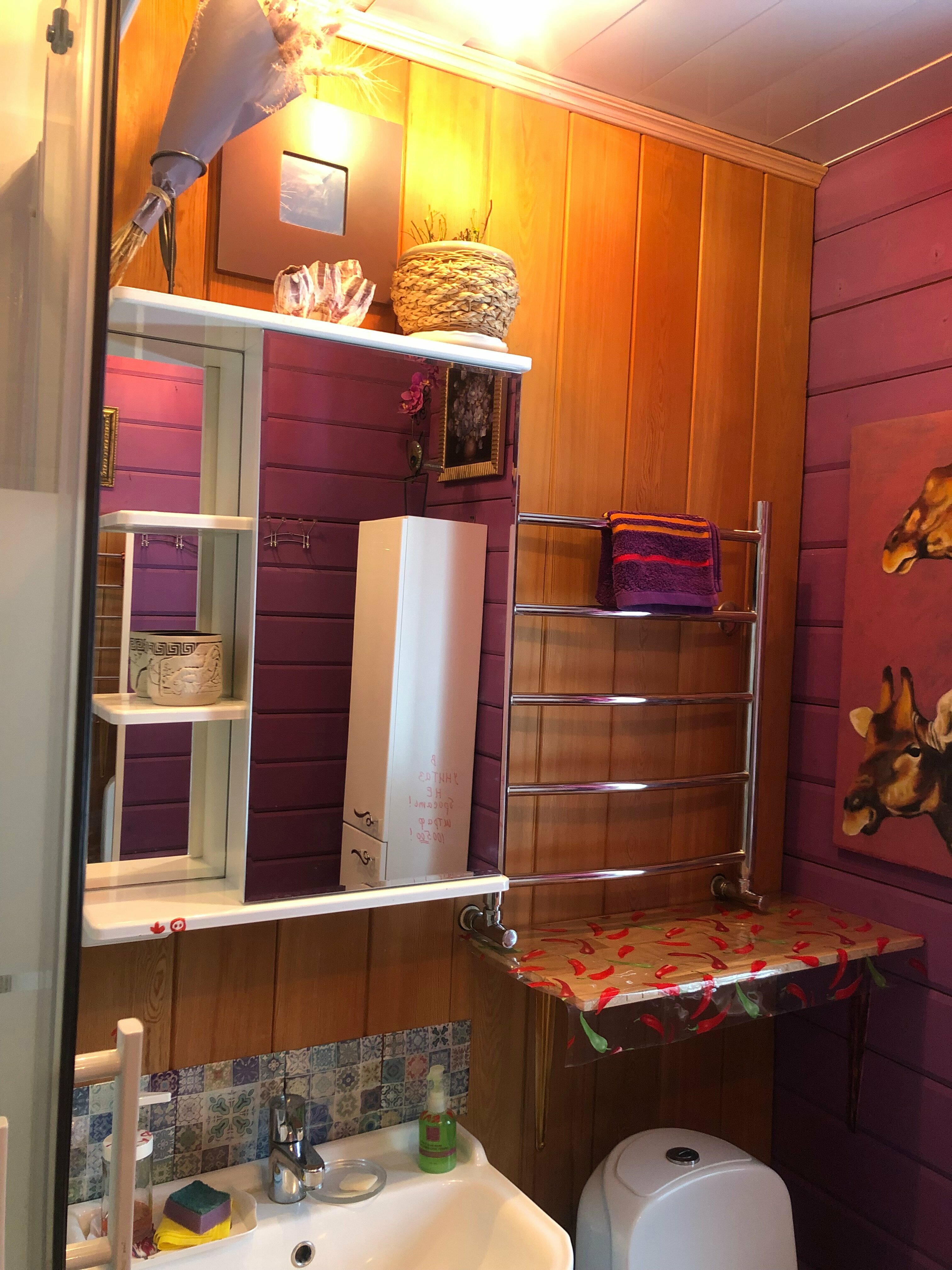 Комната на двое и более суток. Для одного гостя. Второй гость оплачивается дополнительно. Без сигарет и алкоголя.