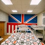 Кровать в 10-местном общем мужском номере в Sky Hostel