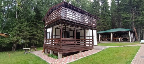 Коттедж с балконом