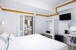 Двухместный номер с 1 двуспальной кроватью, частичный вид на море в Hotel Tagoo
