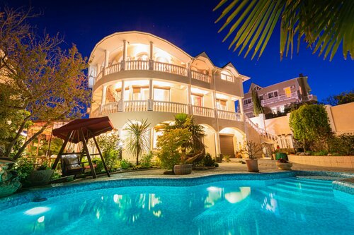 Апартаменты с 3 спальнями в Шафран