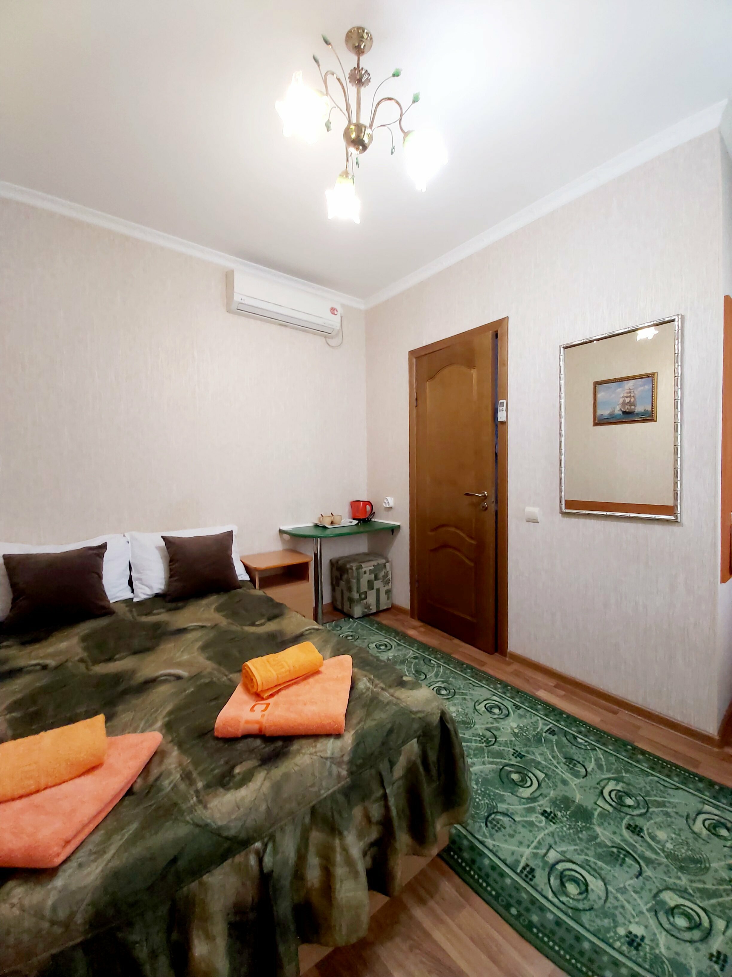 Небольшой двухместный номер с 1 кроватью