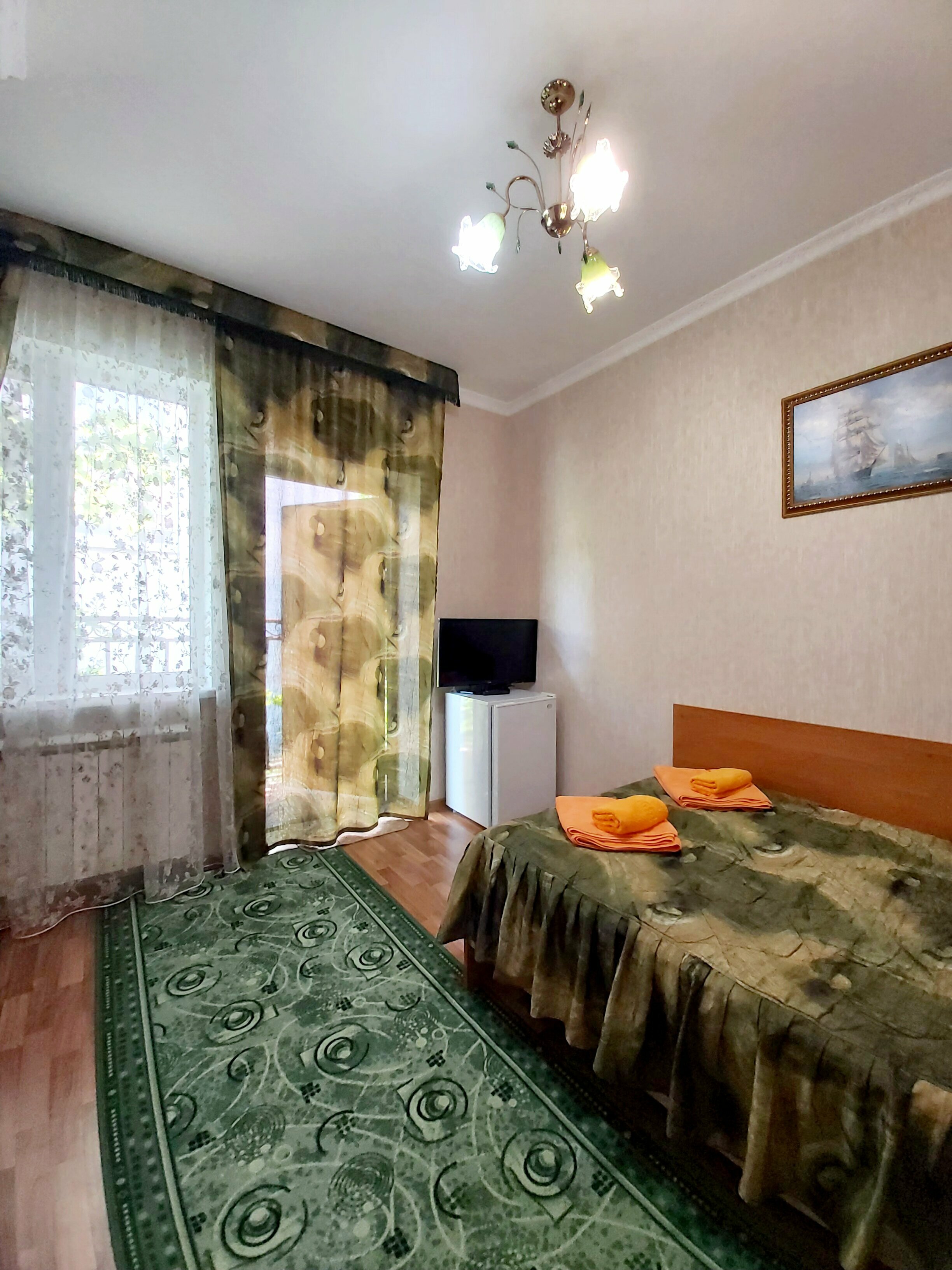 Небольшой двухместный номер с 1 кроватью