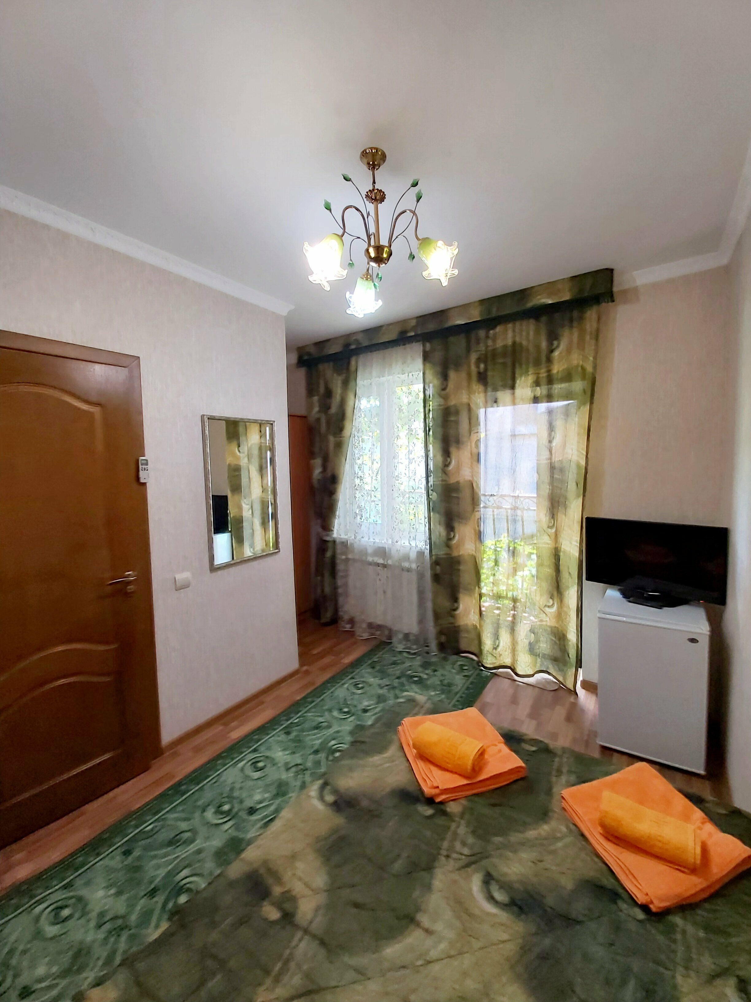 Небольшой двухместный номер с 1 кроватью