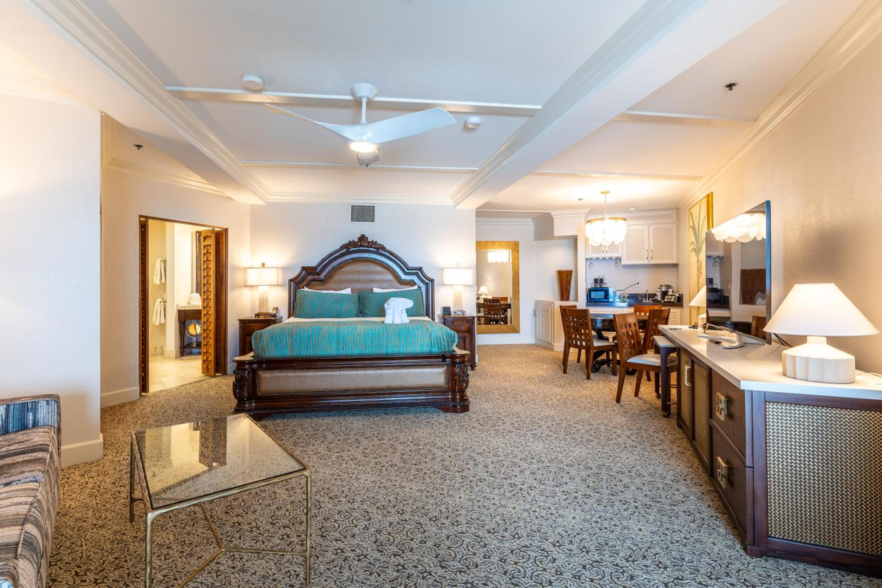 Deluxe Suite with Sea View