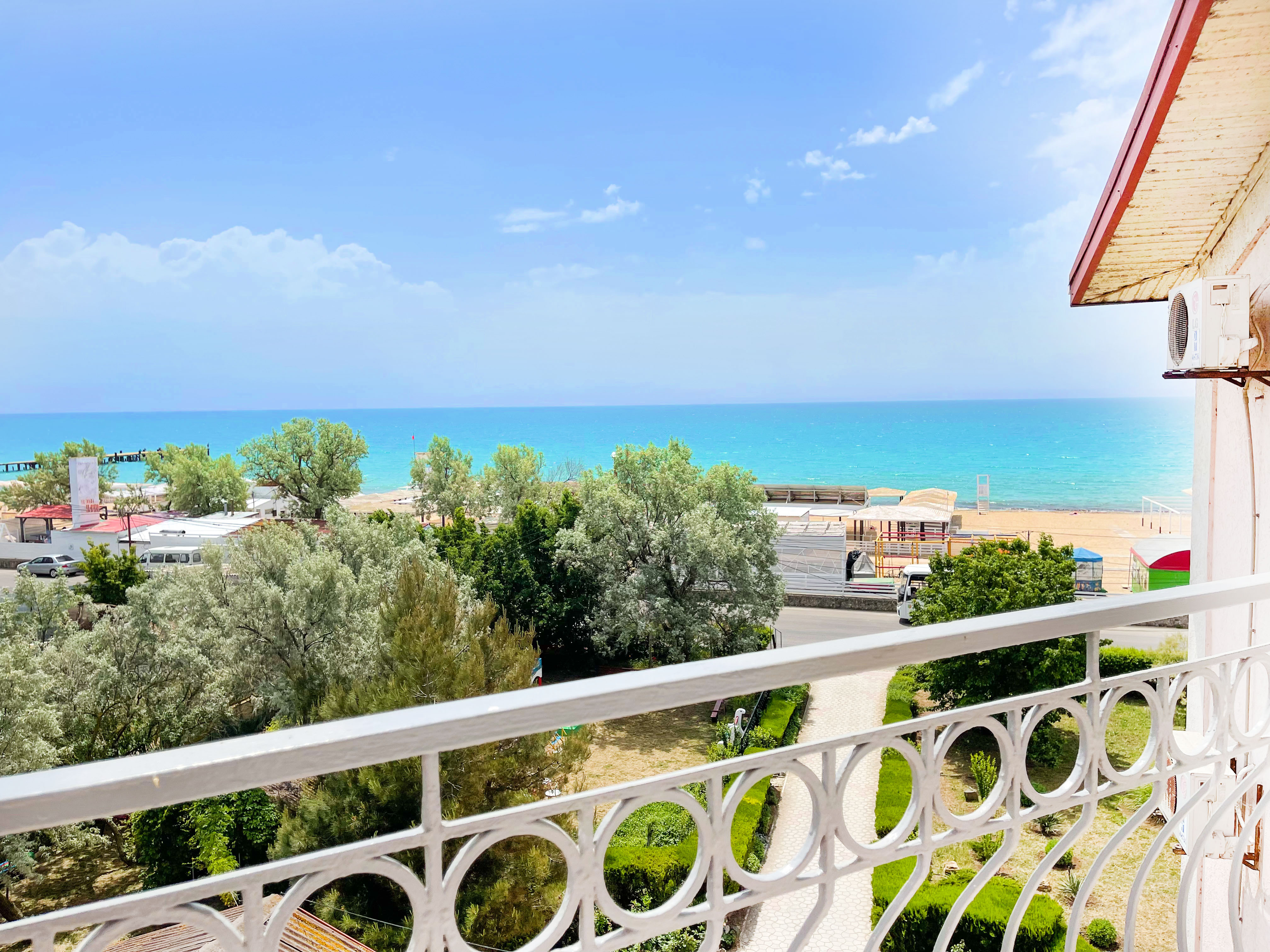 Улучшенный трехместный номер с видом на море