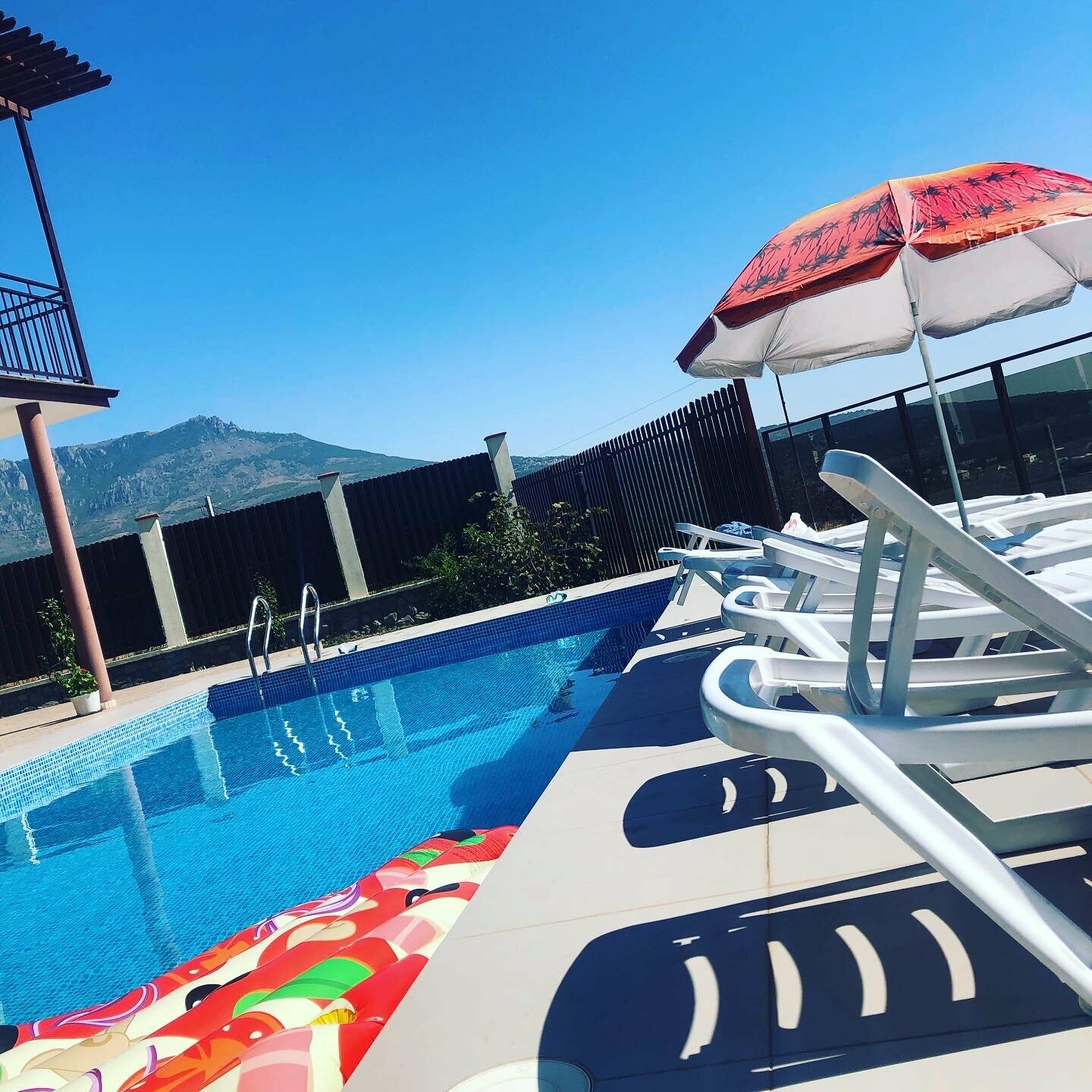 Трехместный номер с балконом