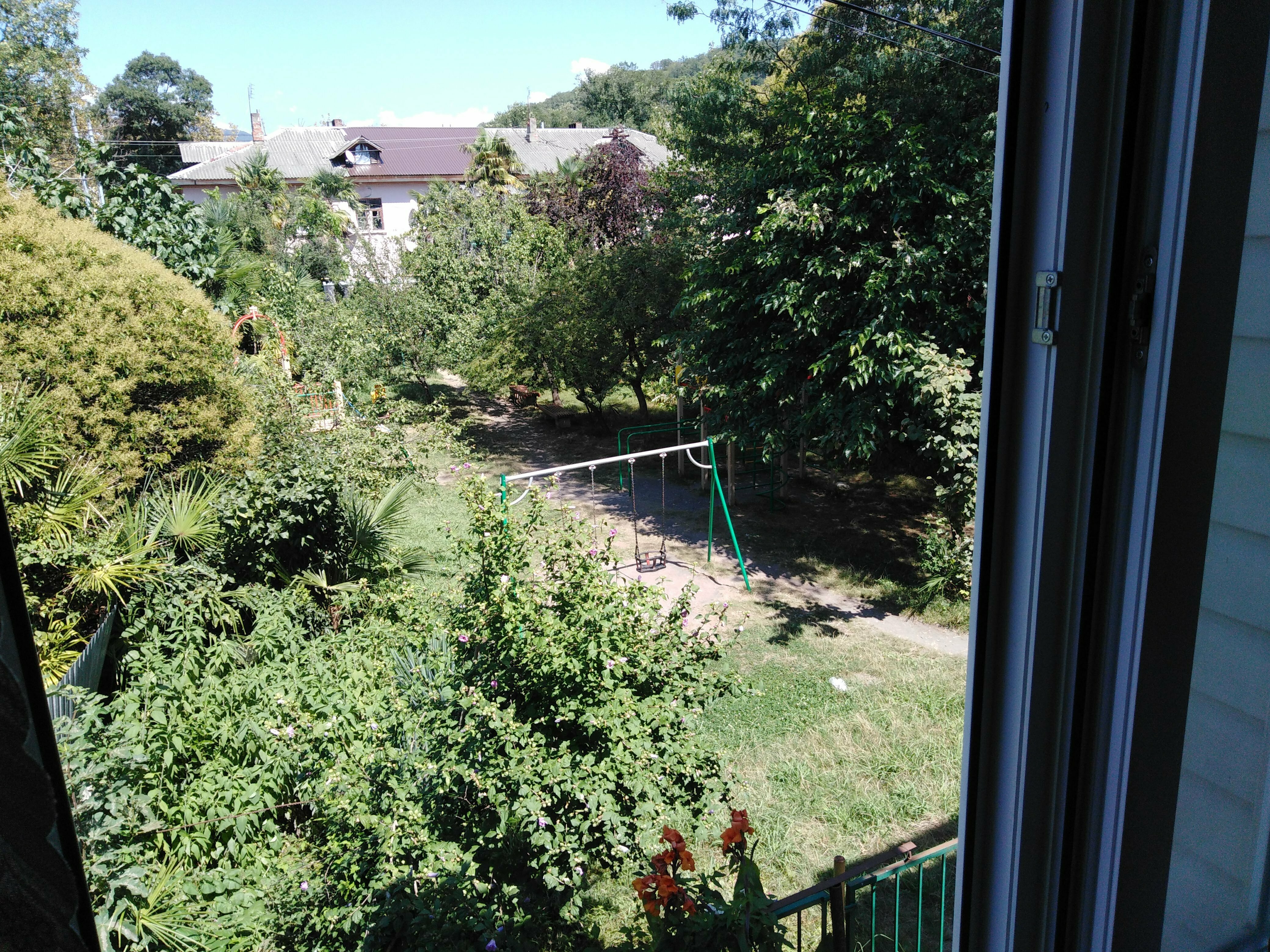 Семейный номер с видом на горы