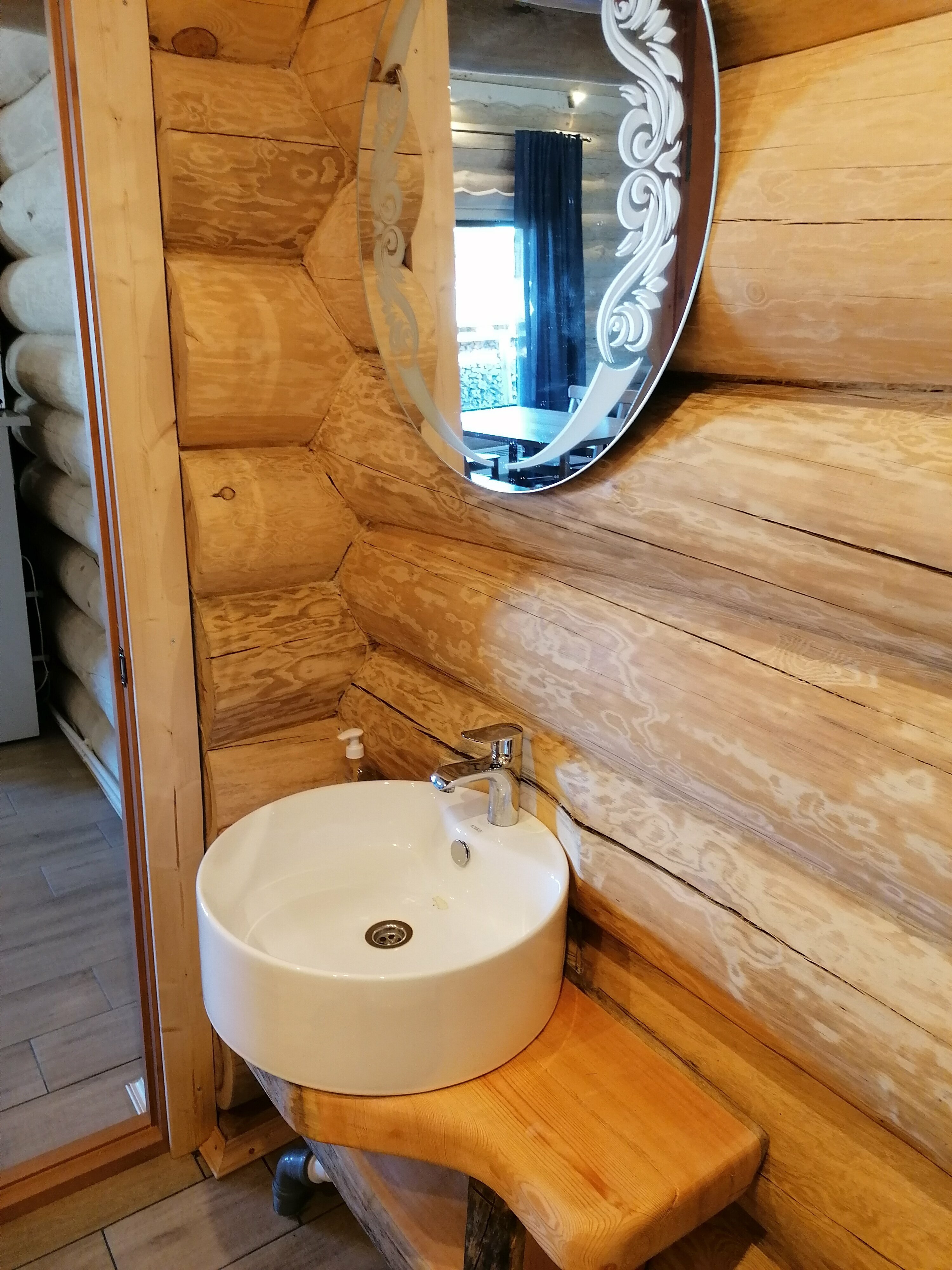 Дом с видом на озеро