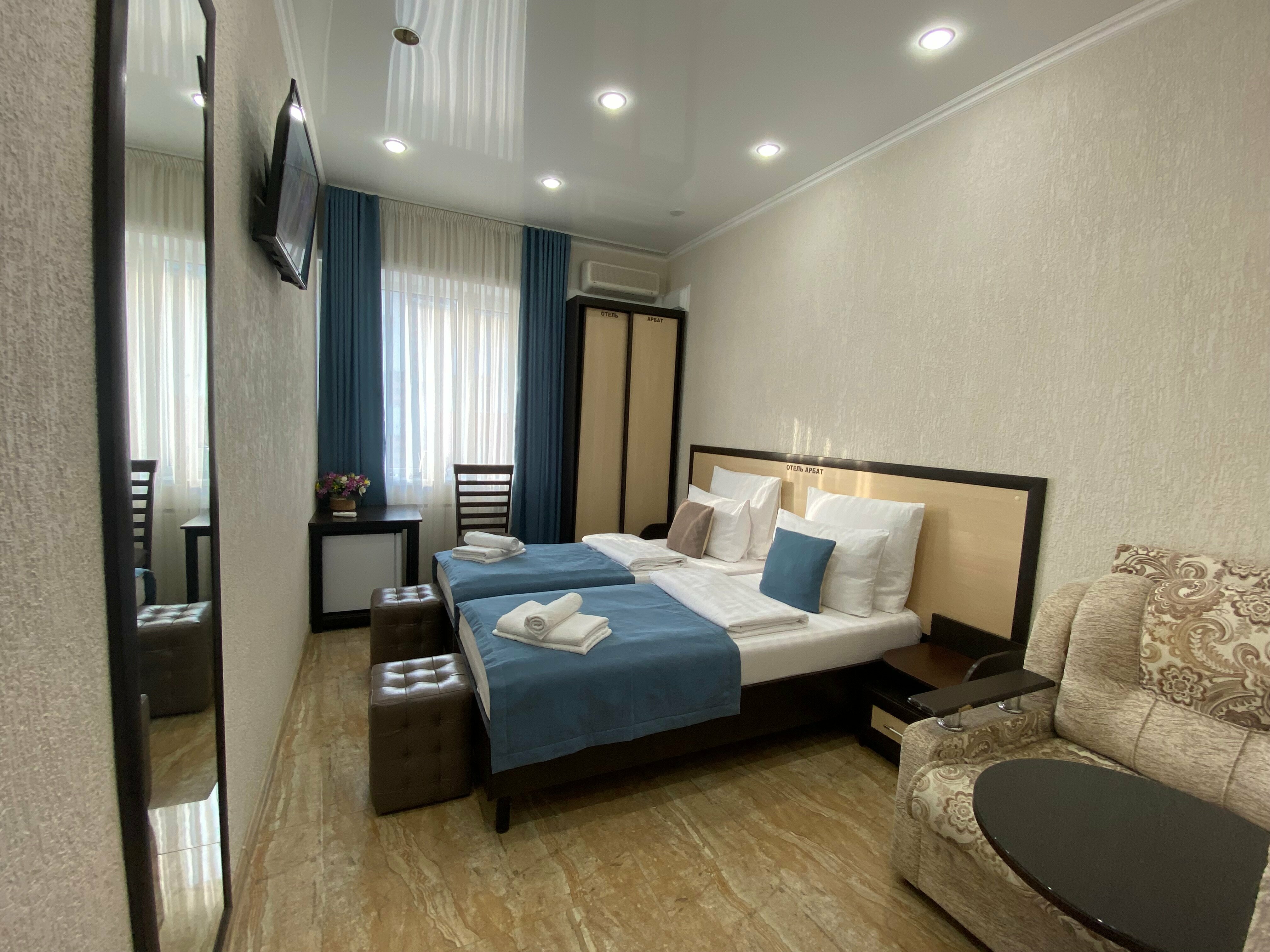 Двухместный номер с 1 кроватью или 2 отдельными кроватями и дополнительной кроватью