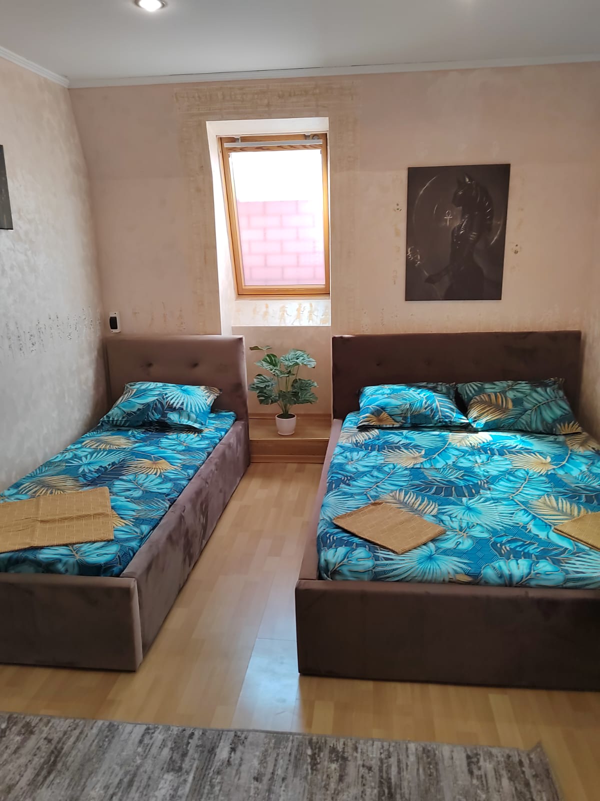 Трехместный номер «Комфорт» с душем