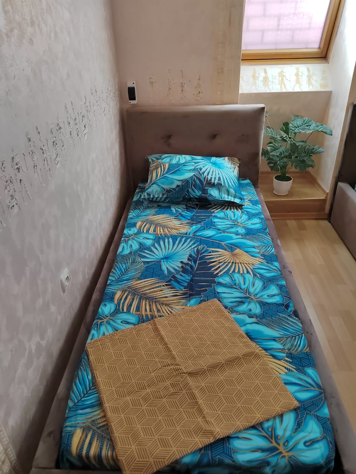 Трехместный номер «Комфорт» с душем