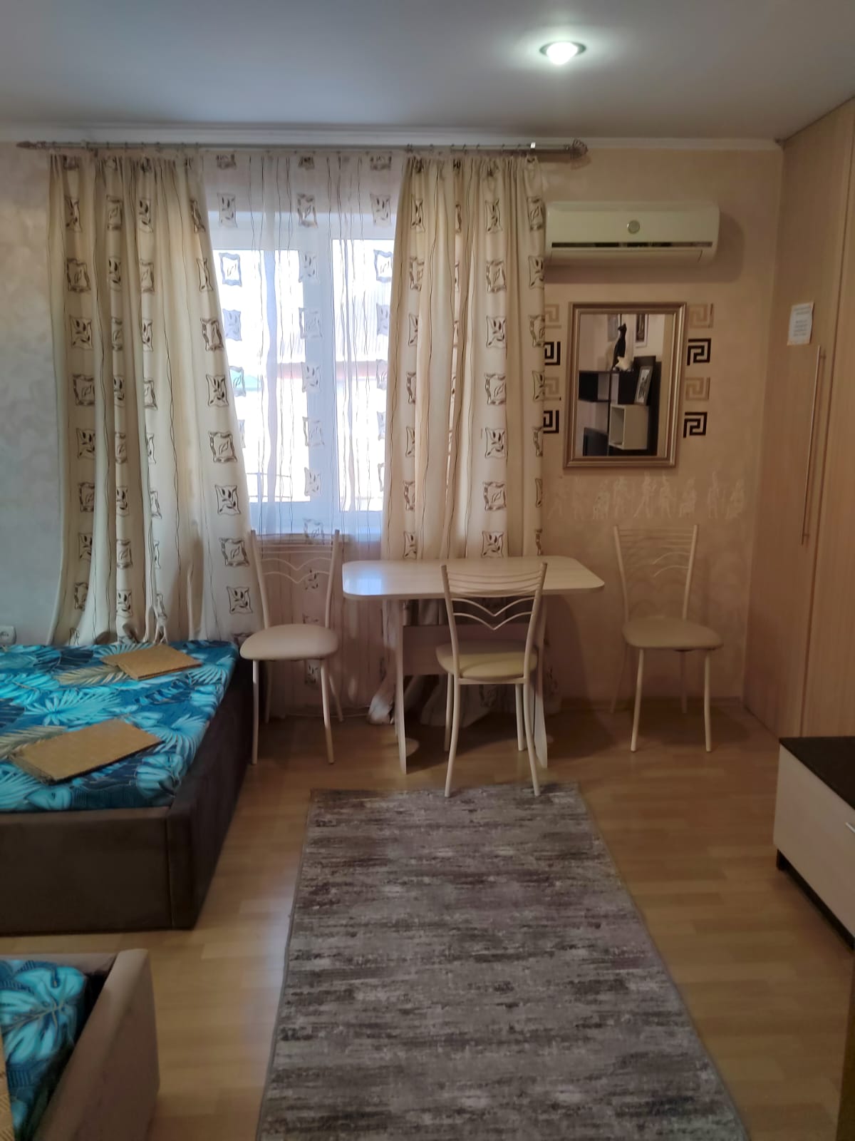 Трехместный номер «Комфорт» с душем