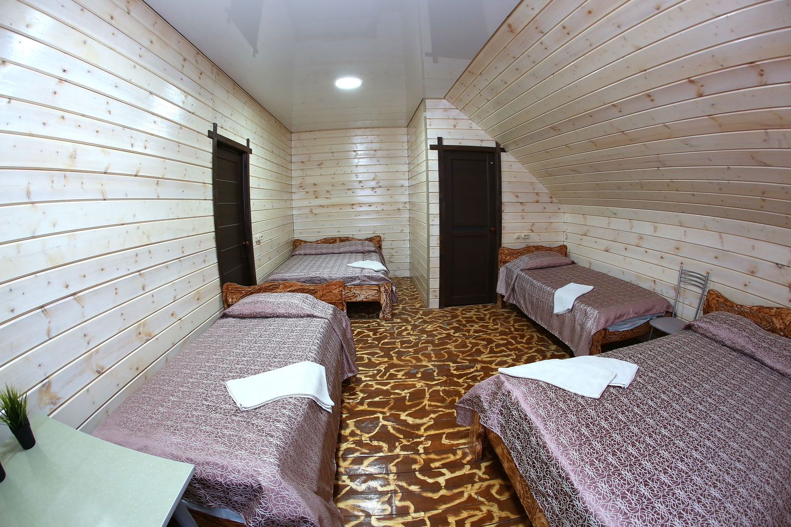 Коттедж с собственным бассейном