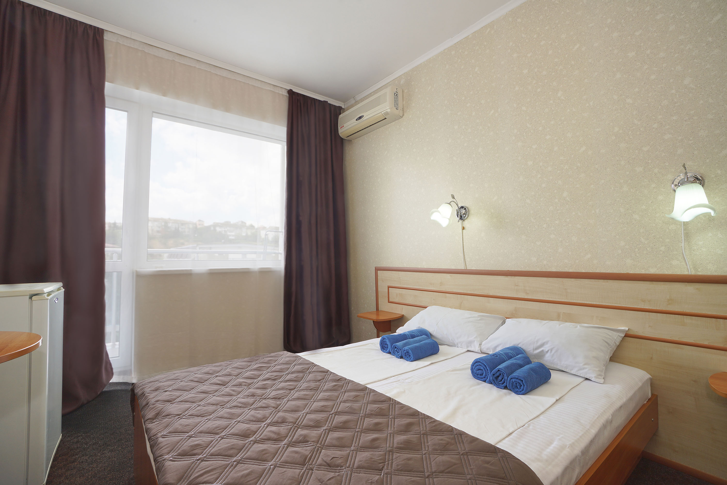 Двухместный номер с 1 кроватью или 2 отдельными кроватями и балконом