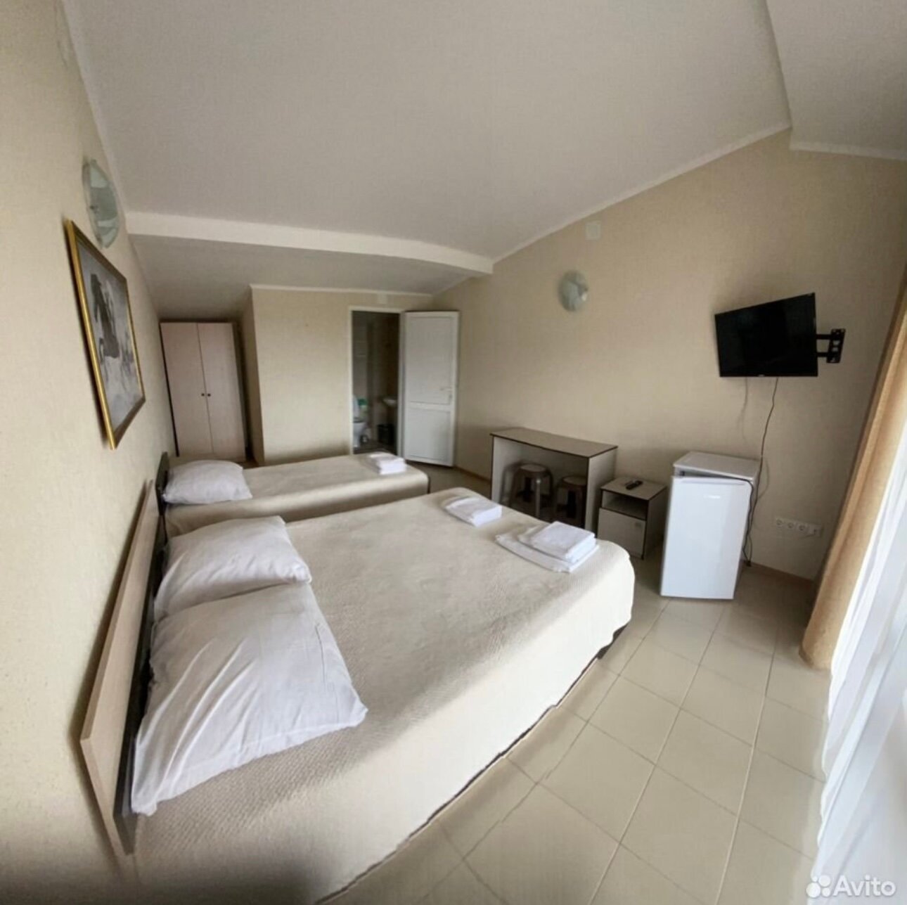 Трехместный номер «Комфорт» с душем