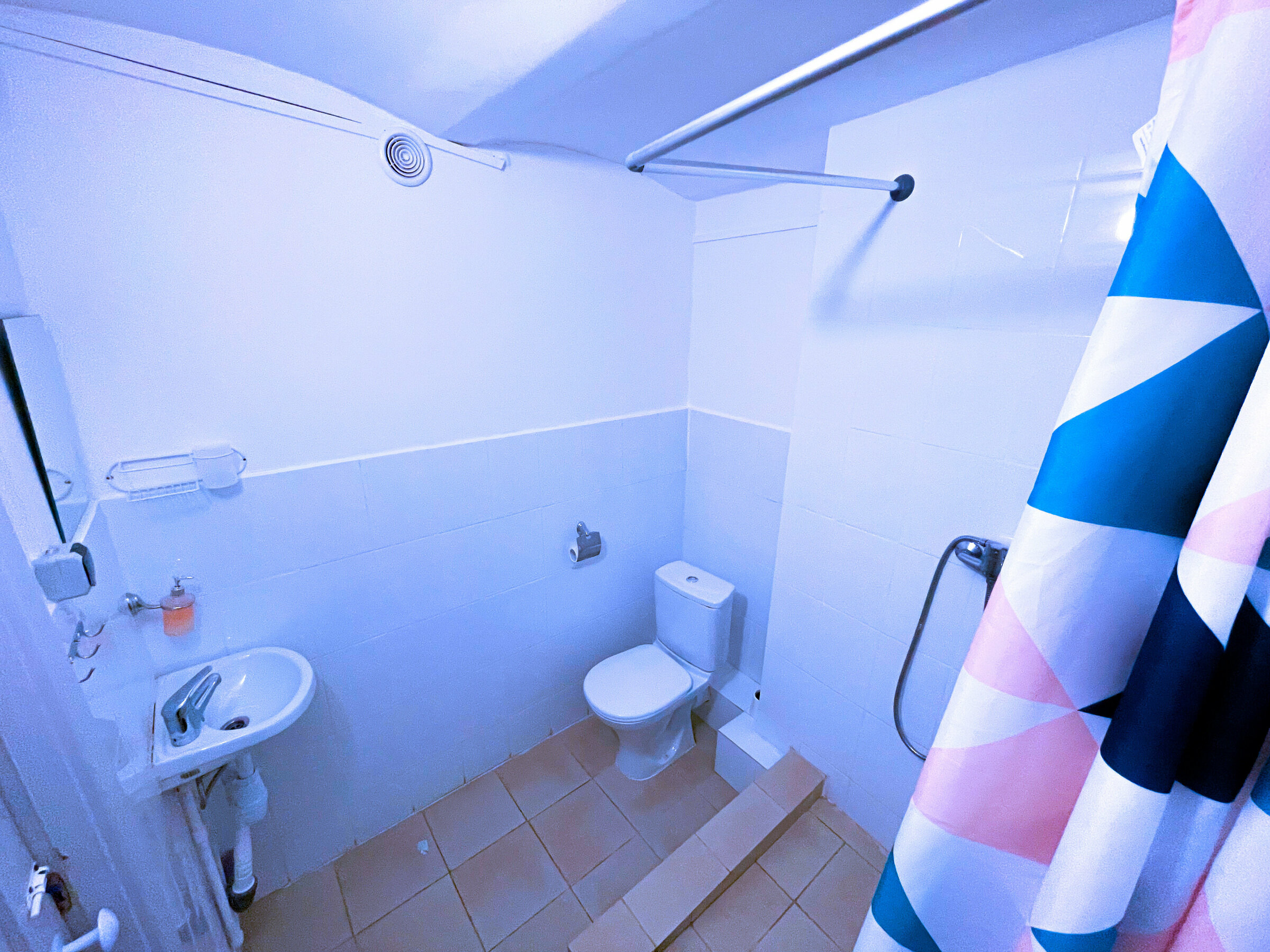 Кровать в общем номере для мужчин