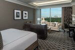 Номер, 1 двуспальная кровать «Кинг-сайз», вид в The Post Oak Hotel at Uptown Houston