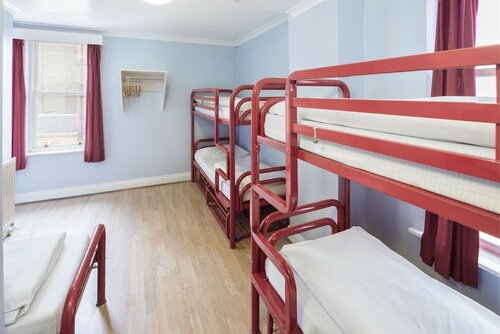 Общее спальное помещение в Astor Hyde Park Hostel - Adults Only