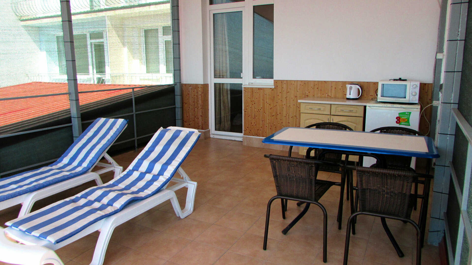 Семейный номер с видом на море