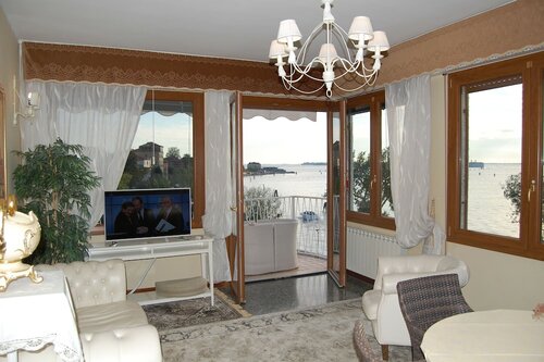 Панорамные апартаменты, 3 спальни, вид на лагуну в Oasis Golden Lagoon Chalet